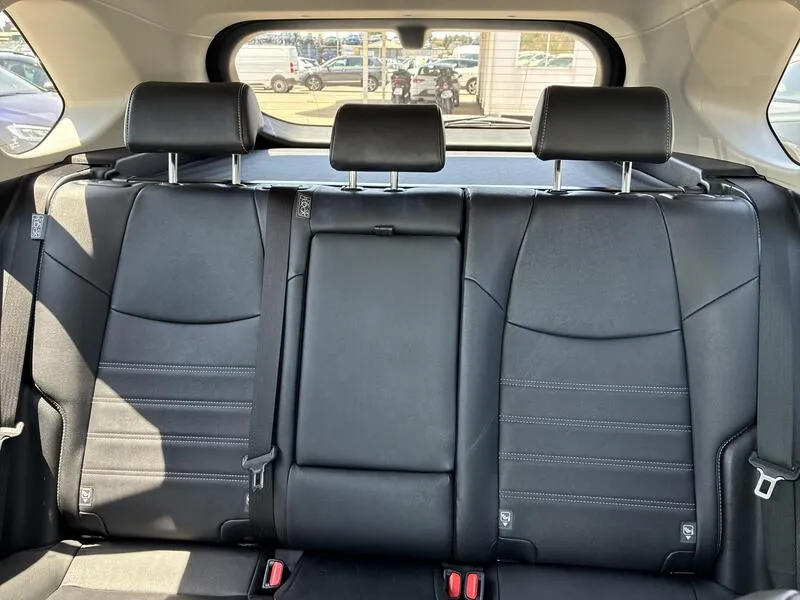 Toyota RAV4 220H e-CVT Luxury - foto 45