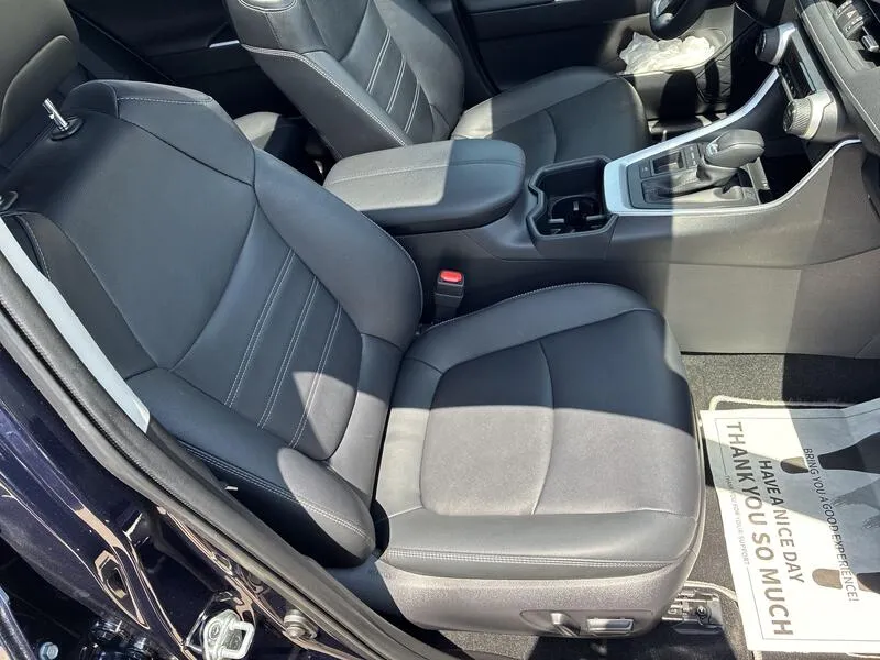 Toyota RAV4 220H e-CVT Luxury - foto 23