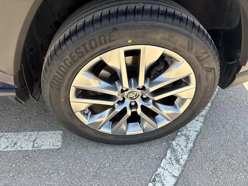 Toyota RAV4 220H e-CVT Luxury - foto 12