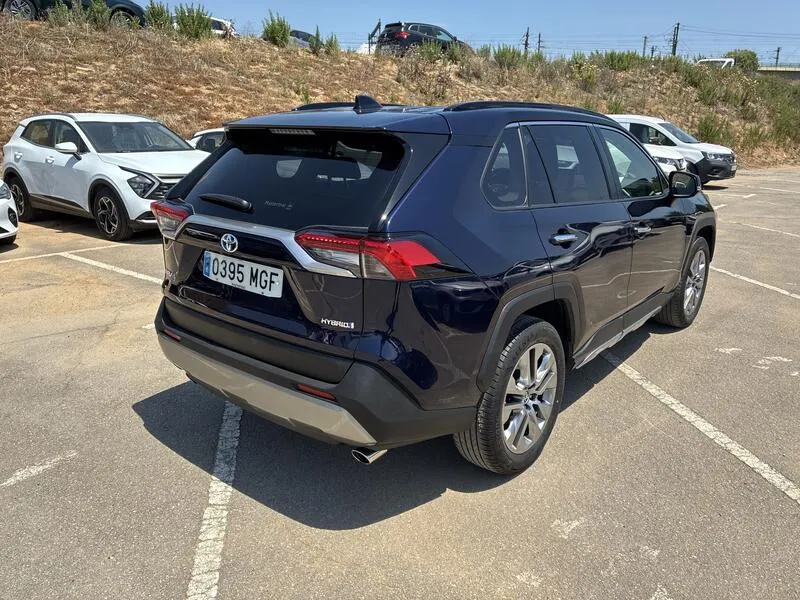 Toyota RAV4 220H e-CVT Luxury - foto 6
