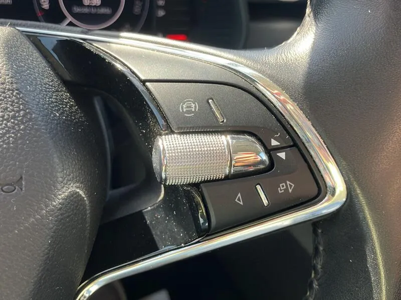 Škoda Kamiq 1.0 TSI DSG Ambition - foto 35