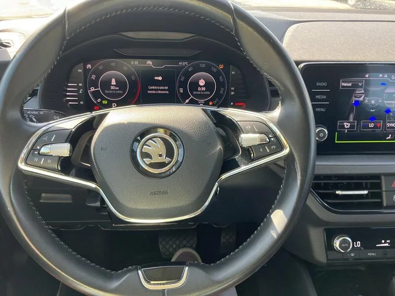 Škoda Kamiq 1.0 TSI DSG Ambition - foto 33