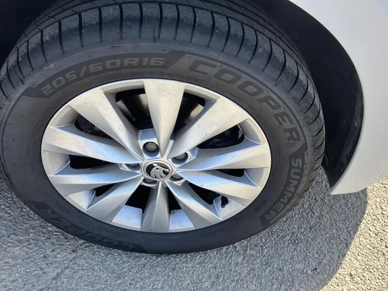 Škoda Kamiq 1.0 TSI DSG Ambition - foto 30