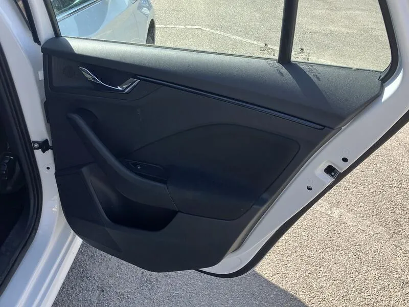 Škoda Kamiq 1.0 TSI DSG Ambition - foto 19