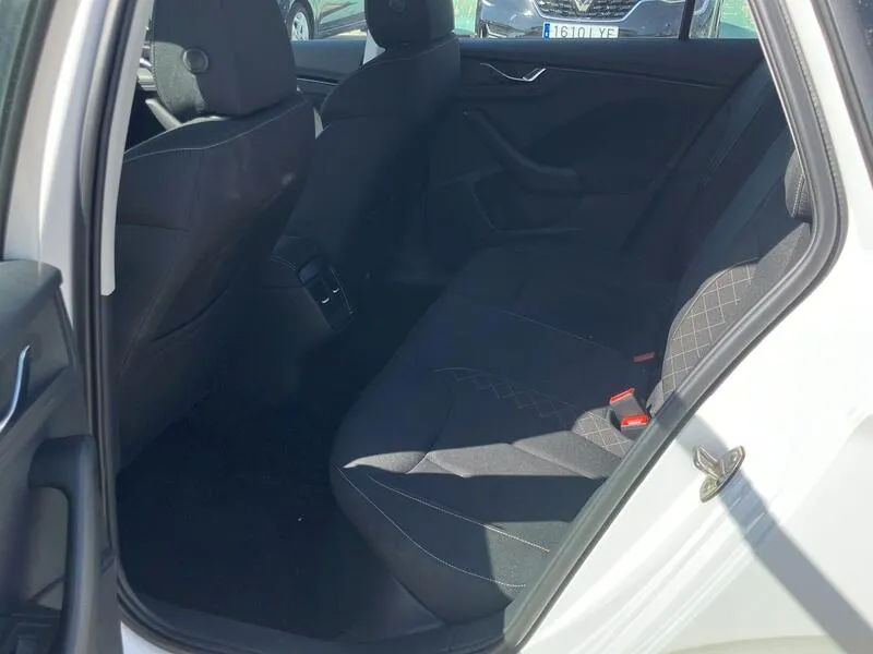 Škoda Kamiq 1.0 TSI DSG Ambition - foto 15