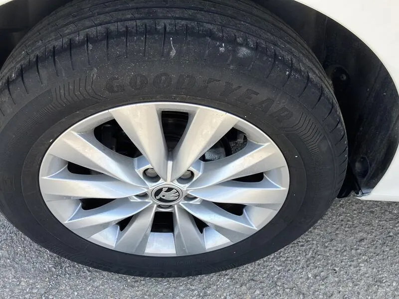 Škoda Kamiq 1.0 TSI DSG Ambition - foto 29