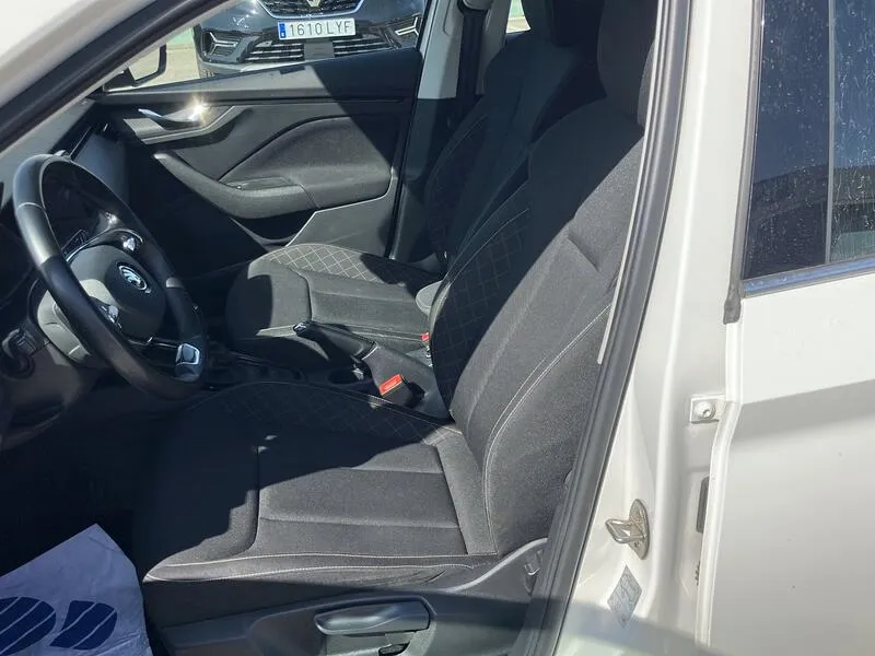 Škoda Kamiq 1.0 TSI DSG Ambition - foto 13