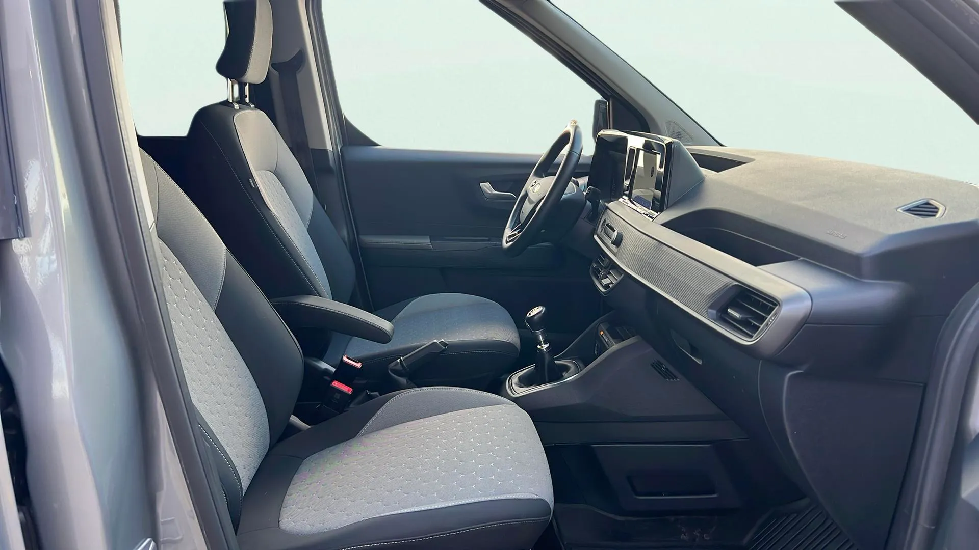 Ford Tourneo Courier 1.0 EcoBoost Active - foto 19