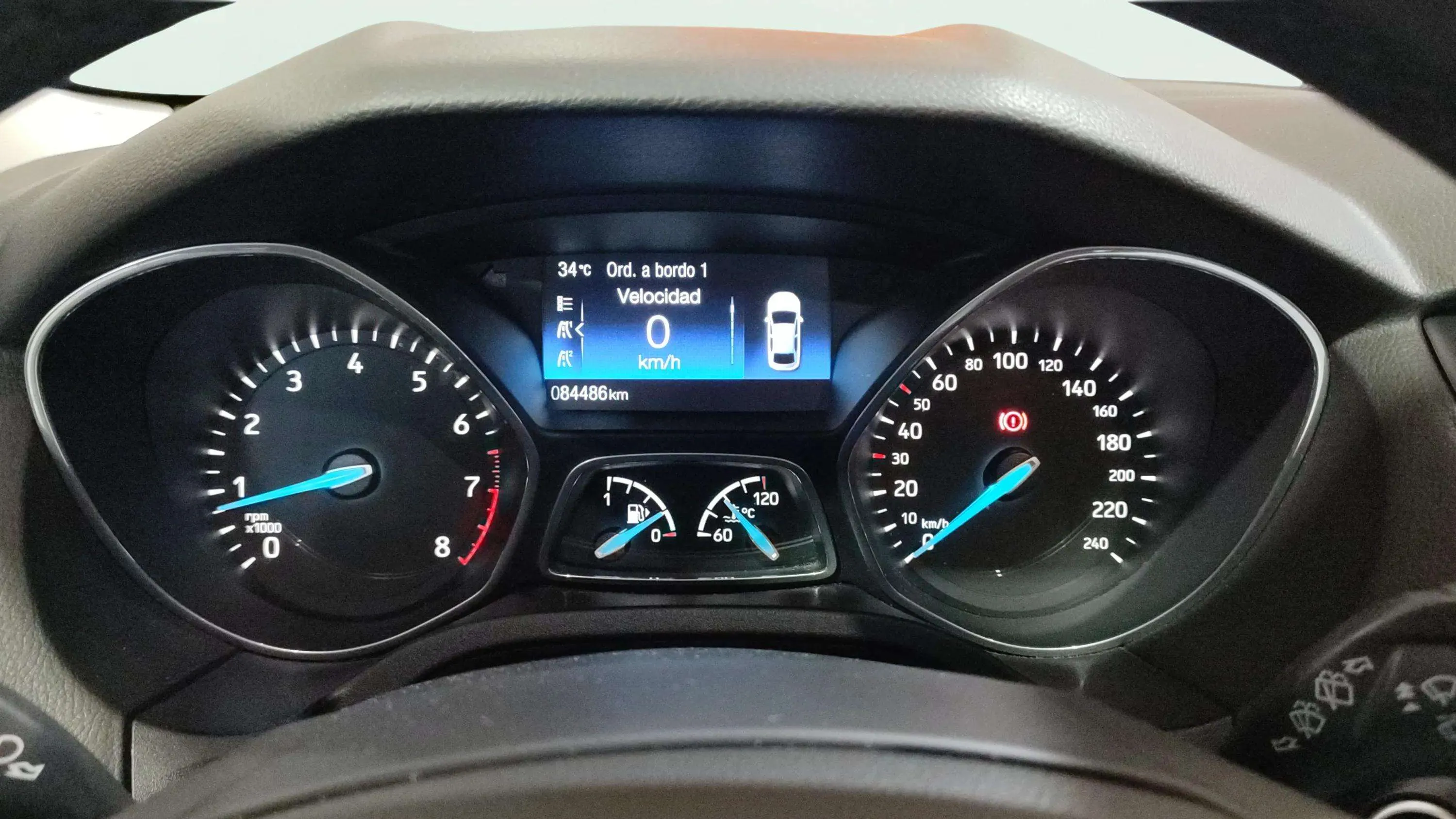 Ford Focus 1.5 EcoBoost A-S-S Titanium - foto 9