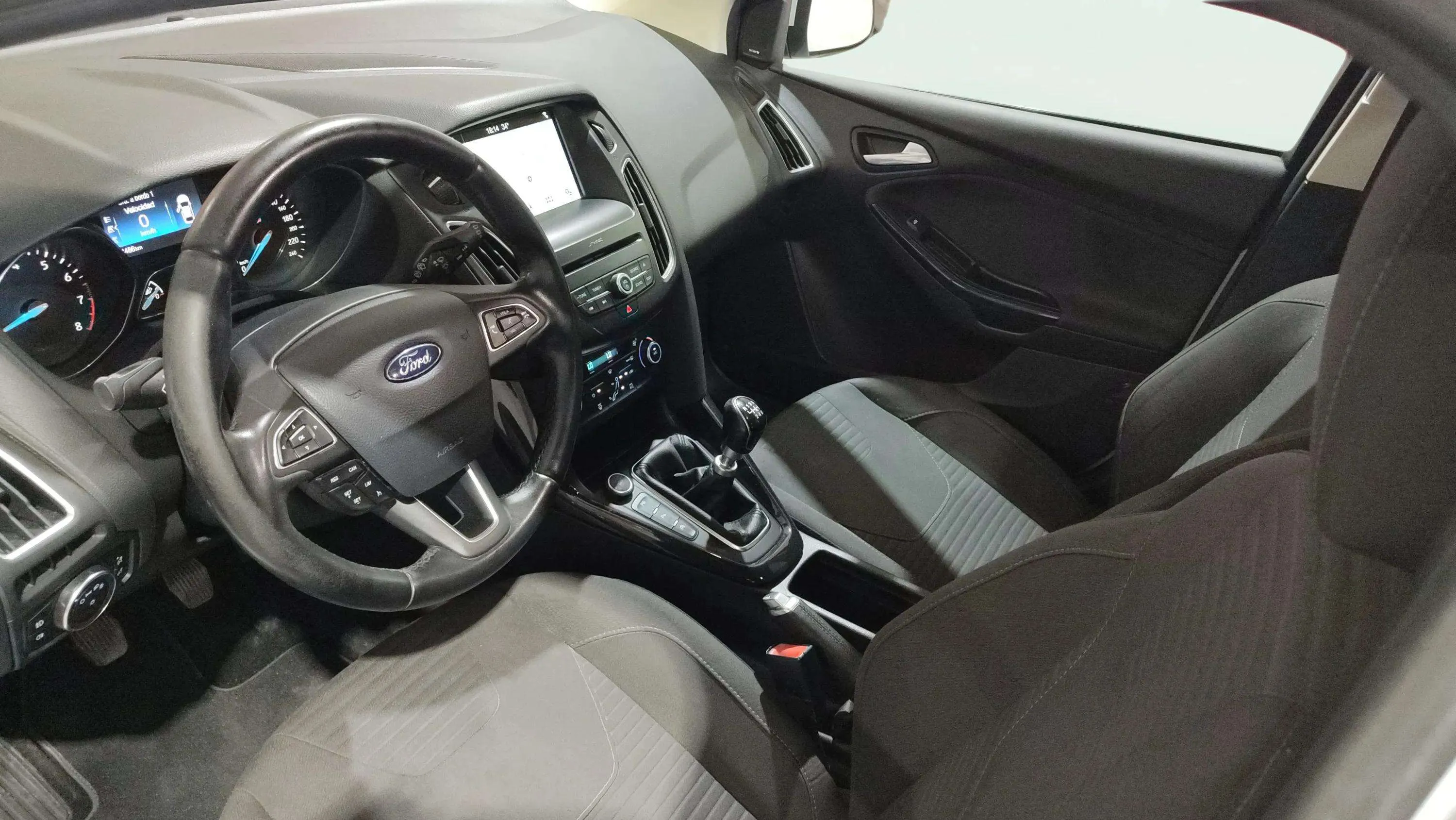 Ford Focus 1.5 EcoBoost A-S-S Titanium - foto 7