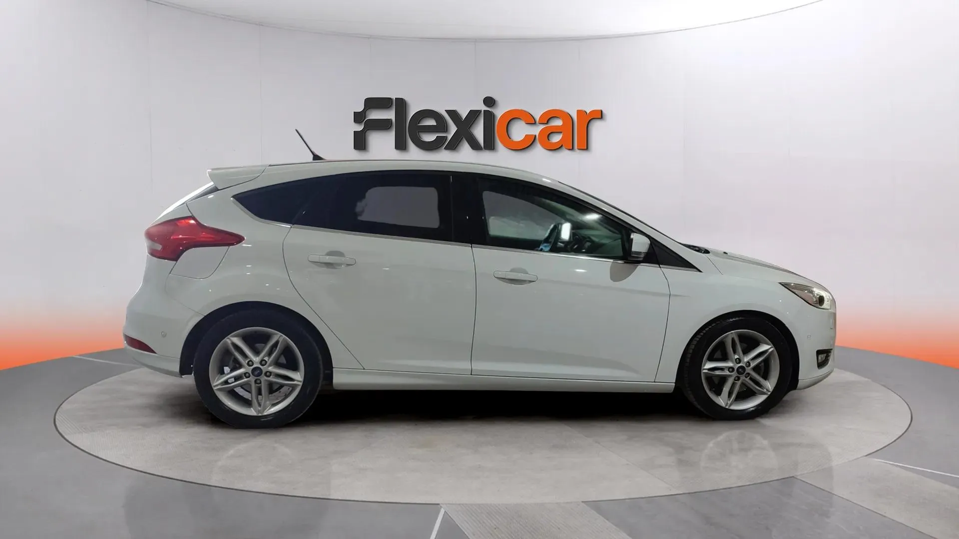 Ford Focus 1.5 EcoBoost A-S-S Titanium - foto 3