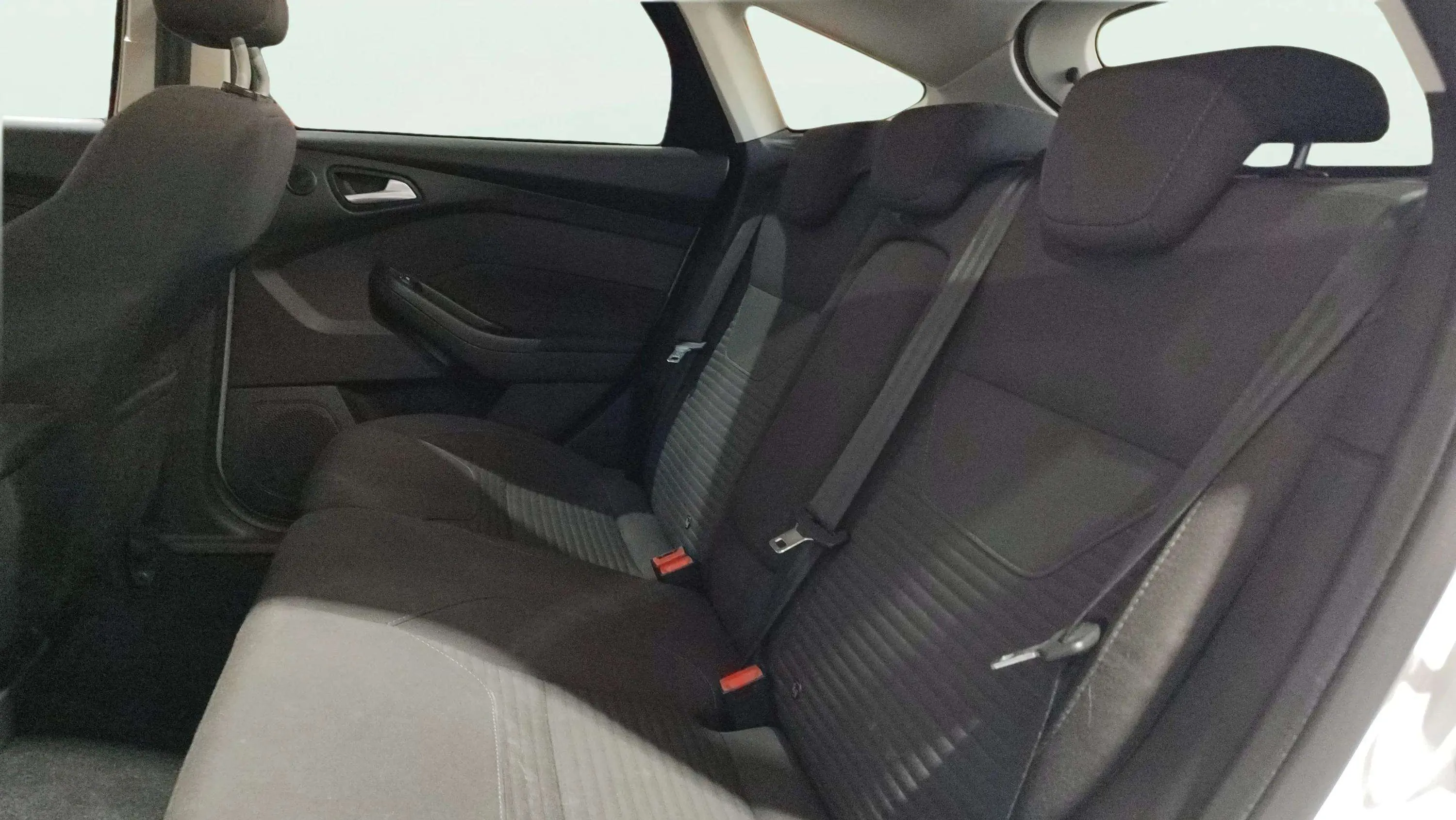 Ford Focus 1.5 EcoBoost A-S-S Titanium - foto 20