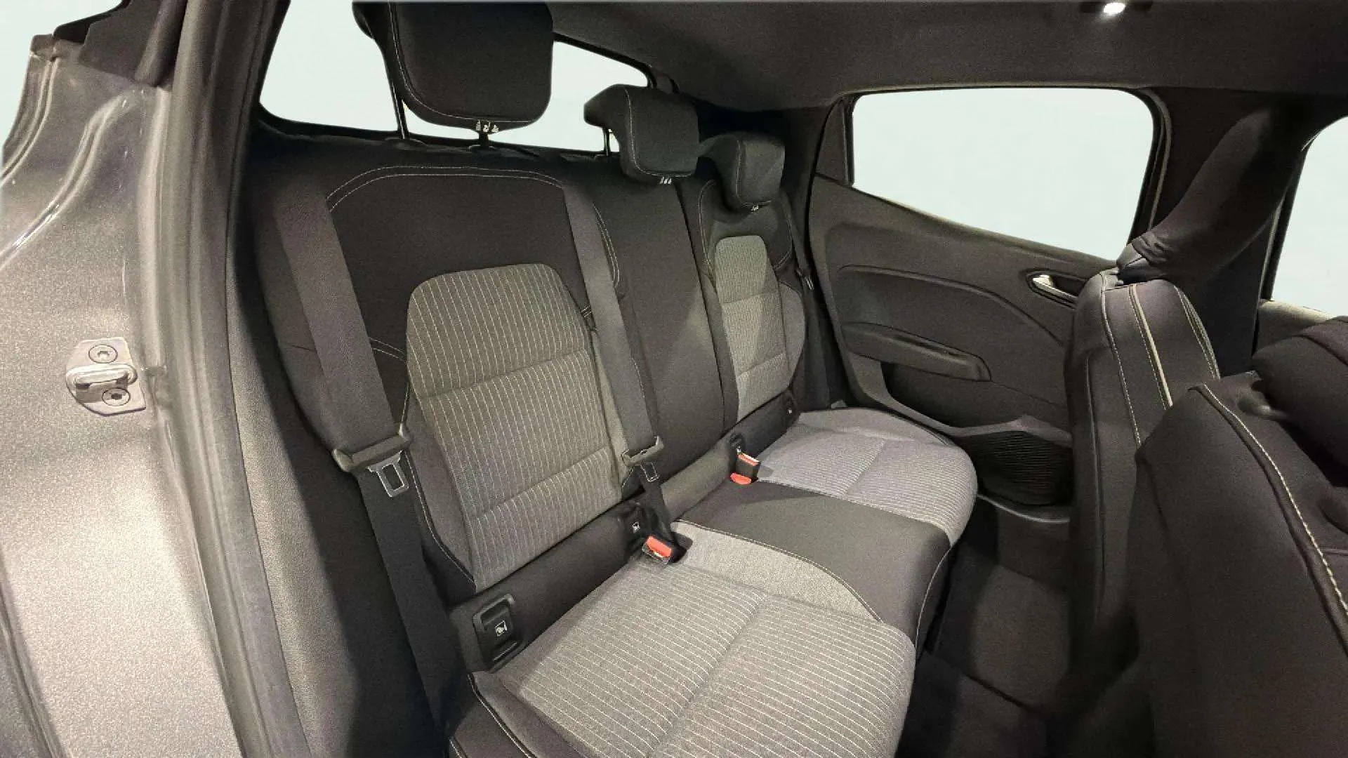 Renault Clio Techno TCe 90 - foto 16