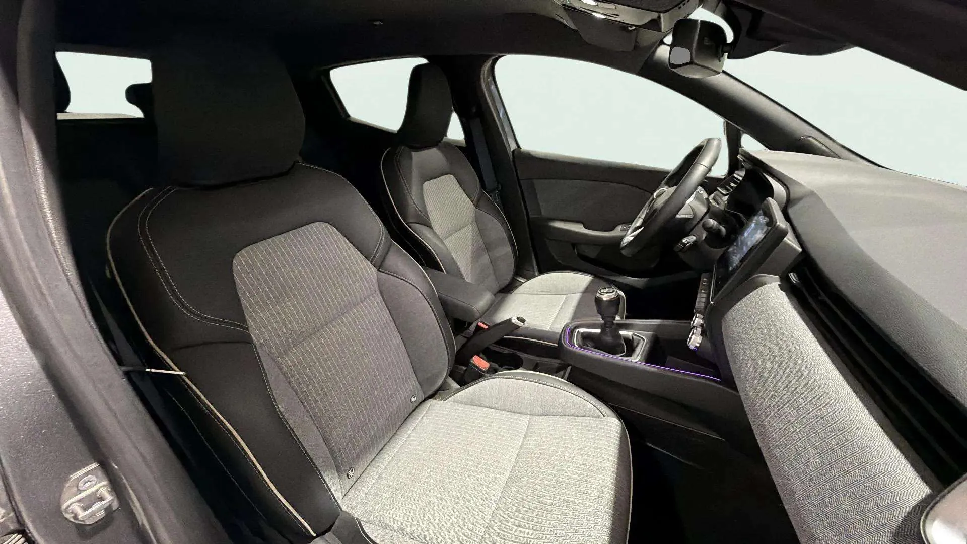 Renault Clio Techno TCe 90 - foto 15