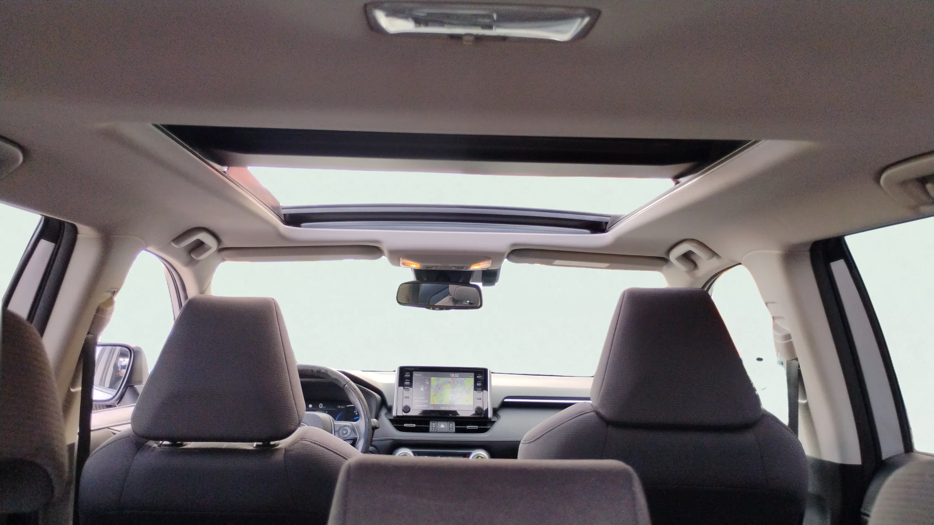 Toyota RAV4 2.5l 220H Advance - foto 19
