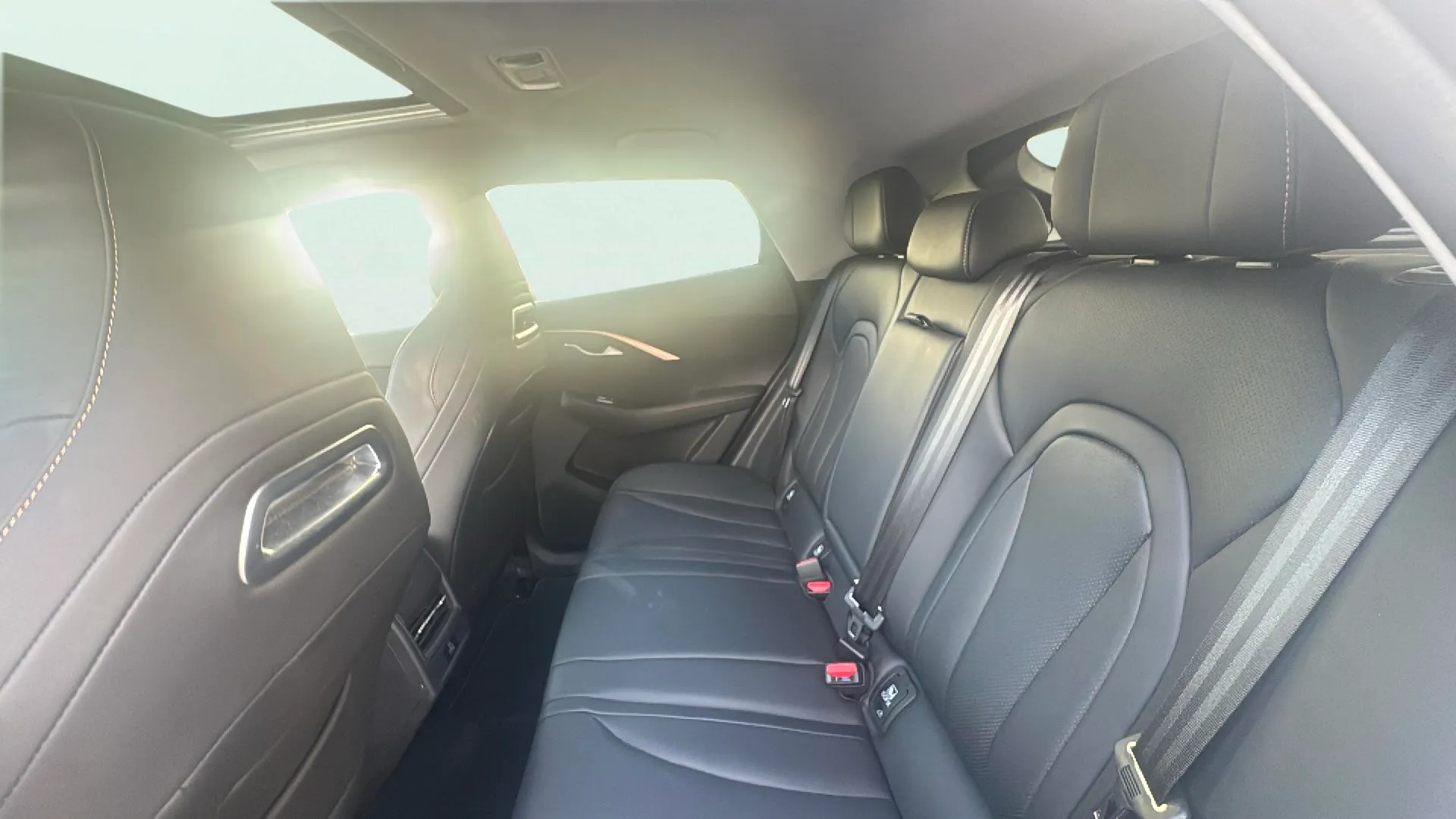 Omoda 5 1.6 T-GDi DCT Comfort - foto 18