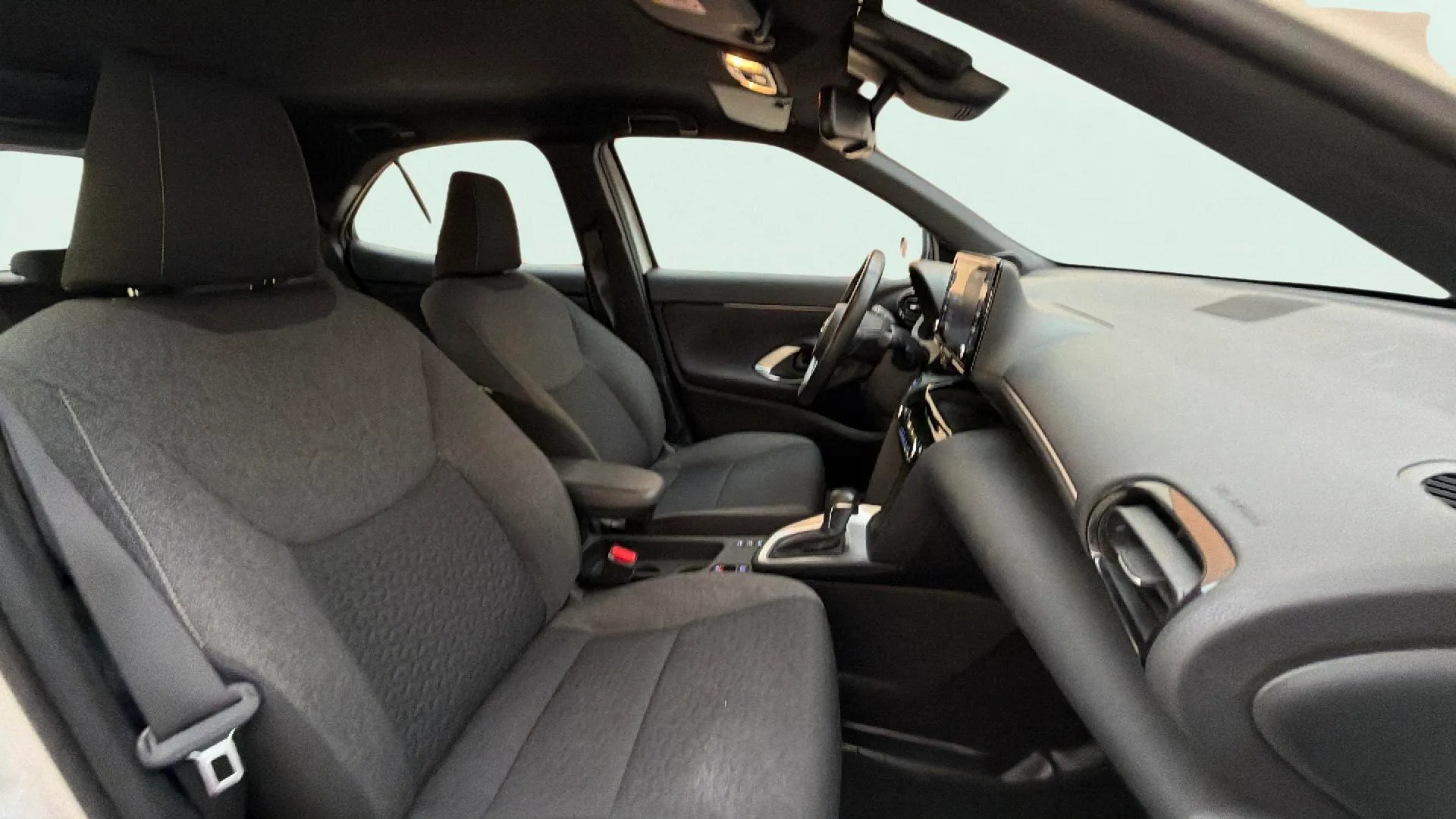 Toyota Yaris Cross 1.5 120H Active Plus - foto 11