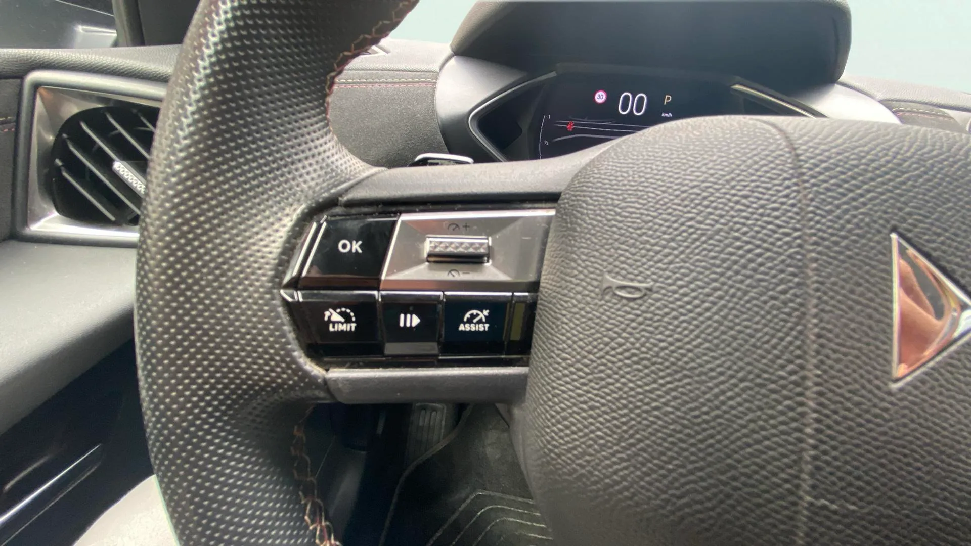 DS DS 3 Crossback PureTech 130 Bastille - foto 16