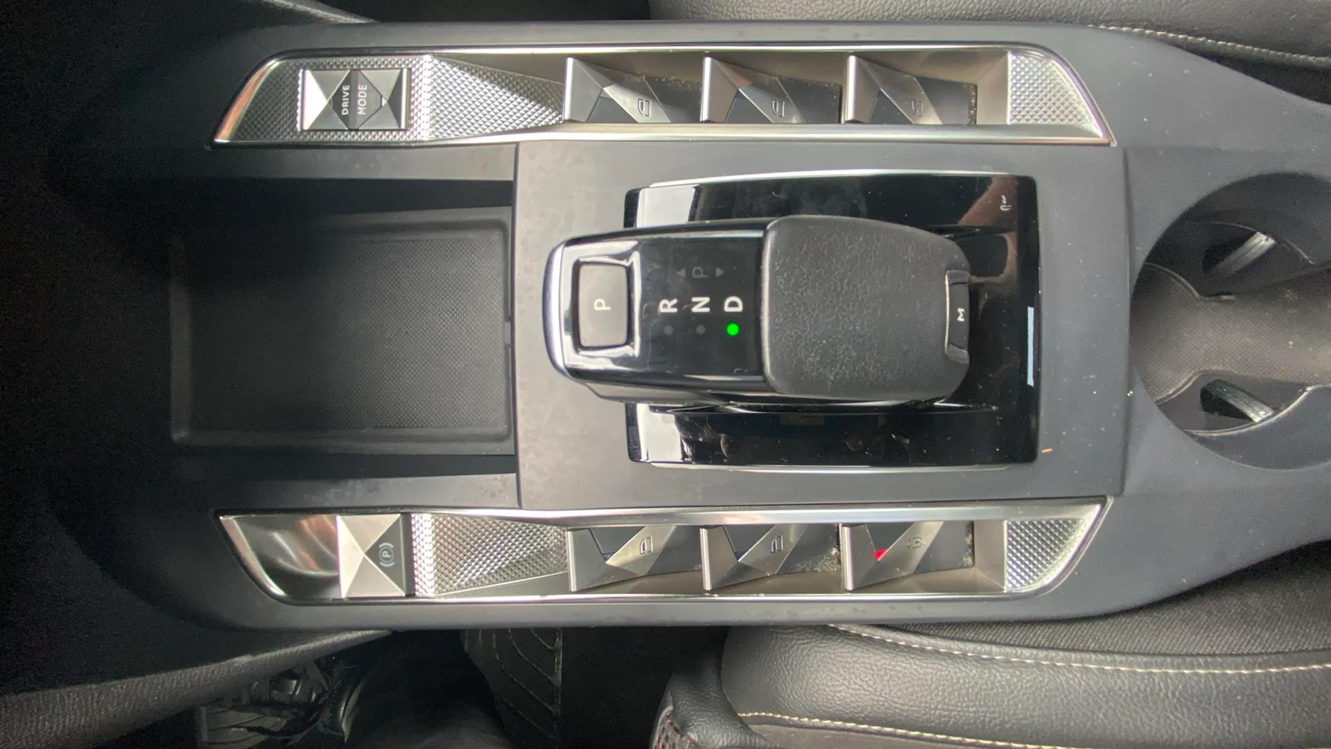 DS DS 3 Crossback PureTech 130 Bastille - foto 25