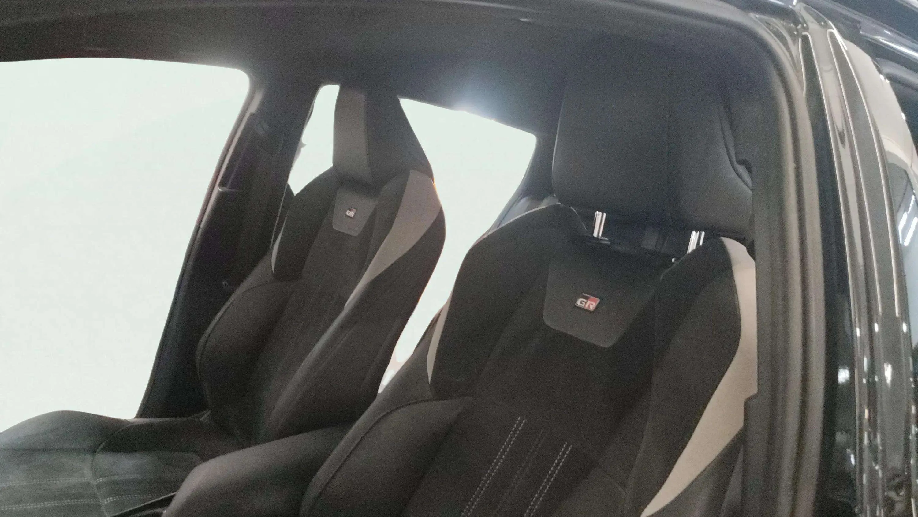 Toyota C-HR 2.0 180H GR Sport - foto 18