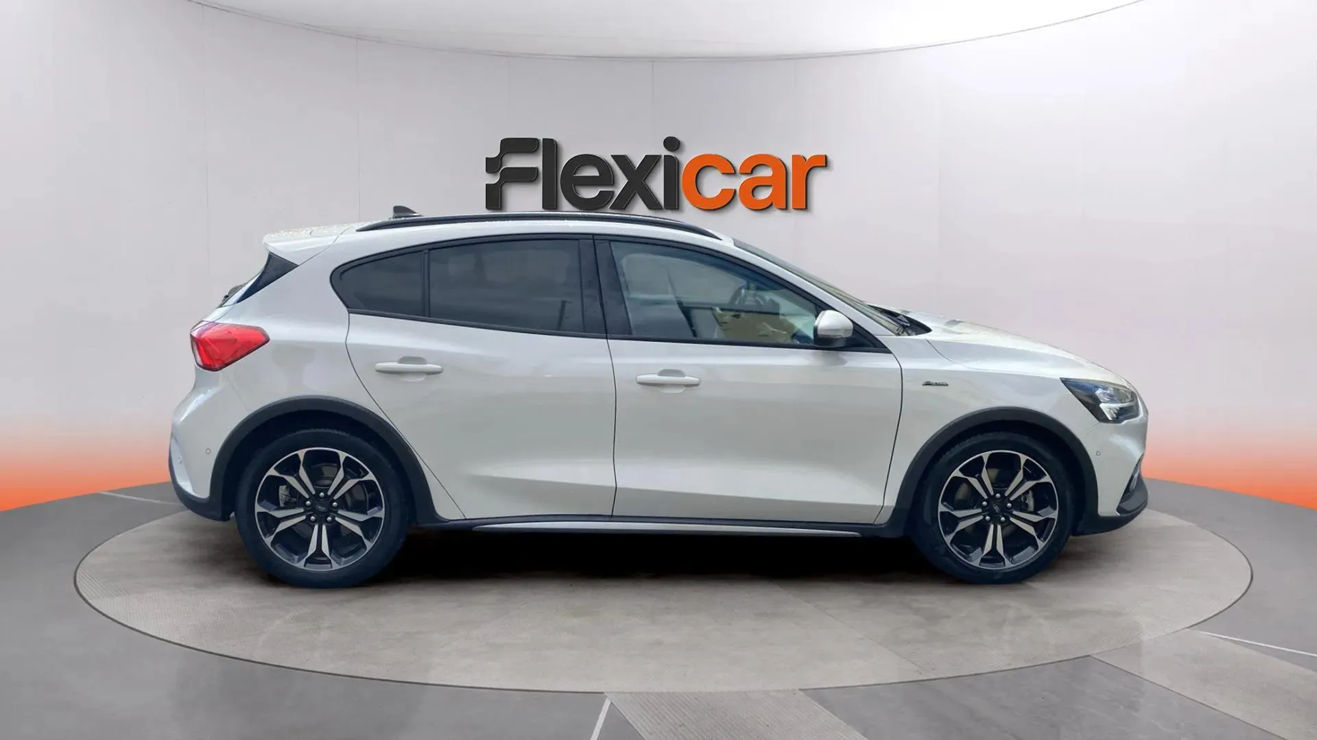 Ford Focus 2.0 - foto 2