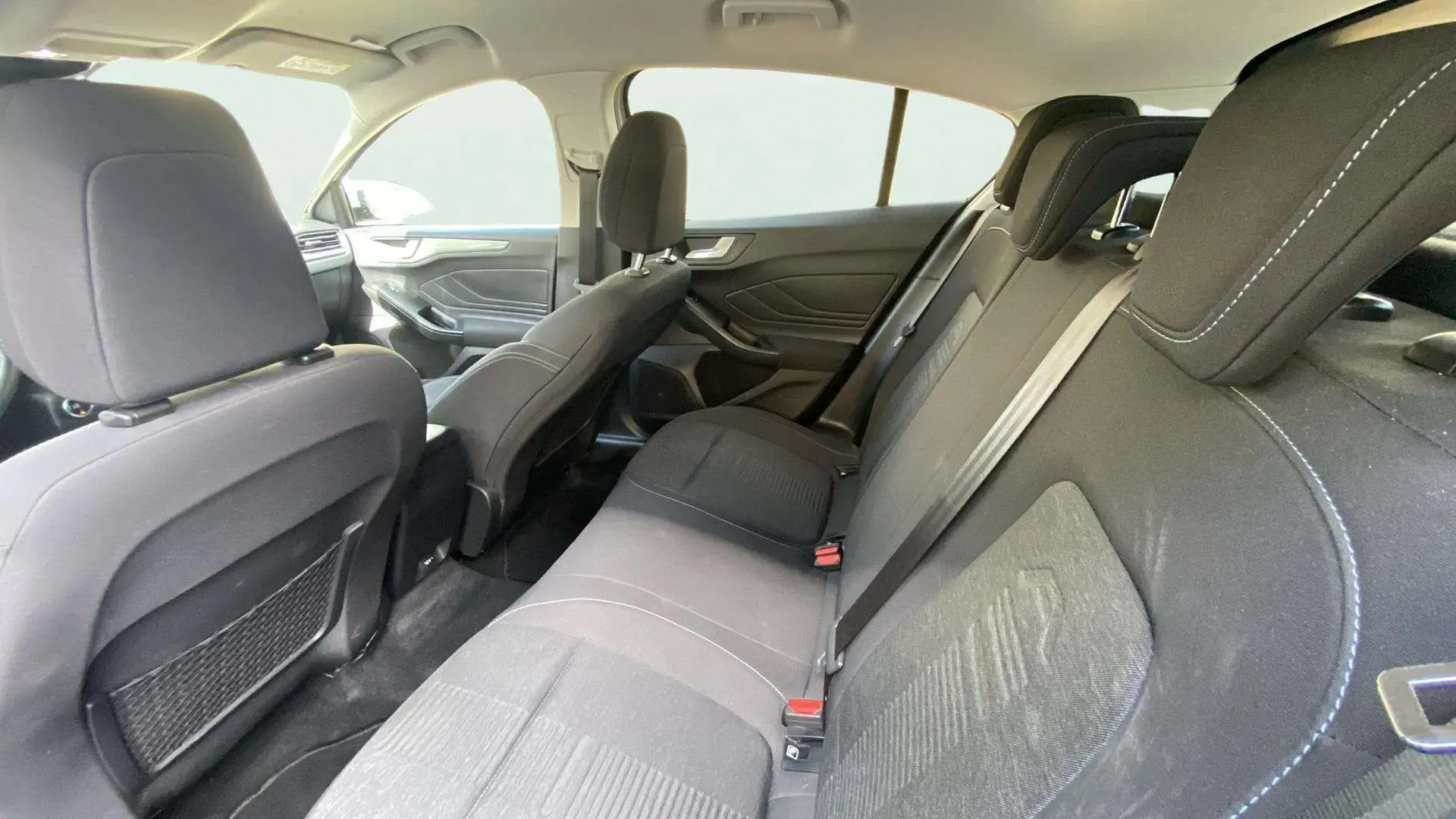 Ford Focus 2.0 - foto 14