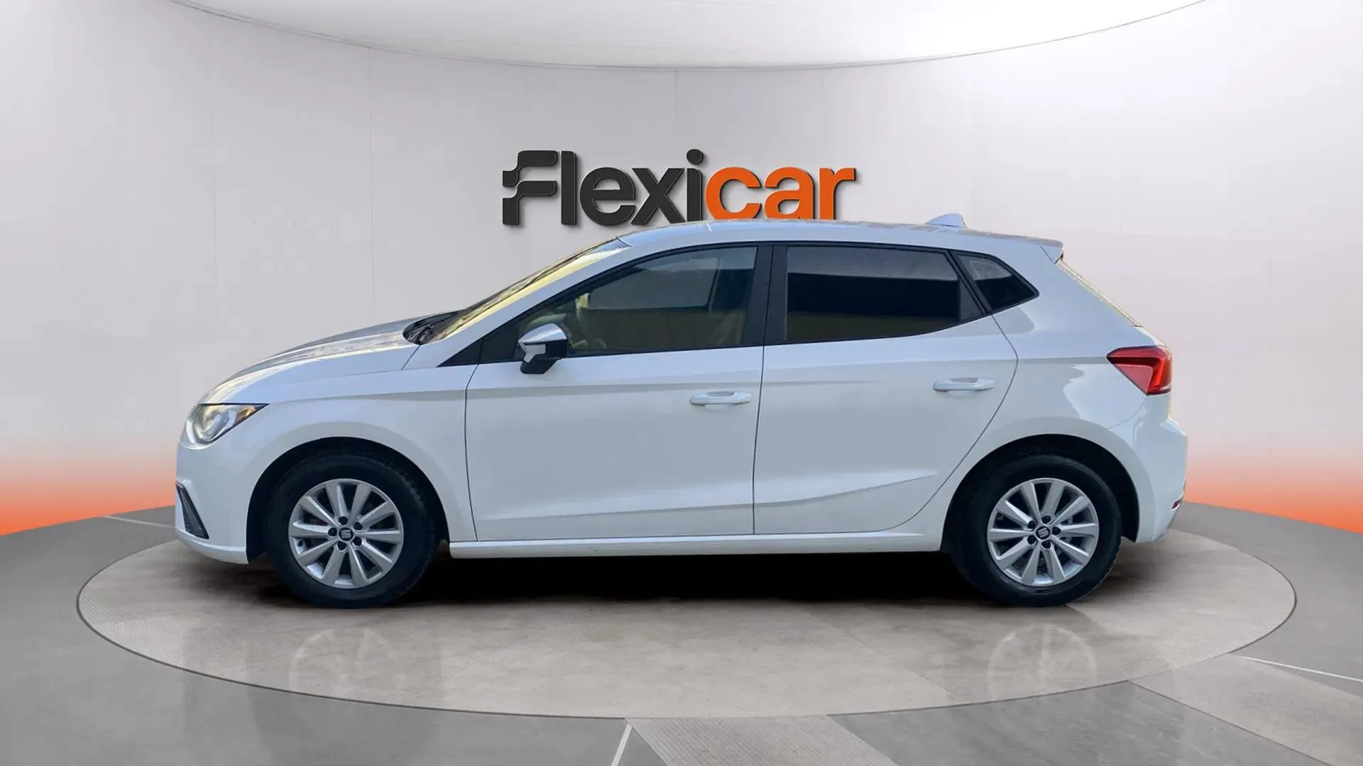 SEAT Ibiza 1.0 MPI Reference Plus - foto 6