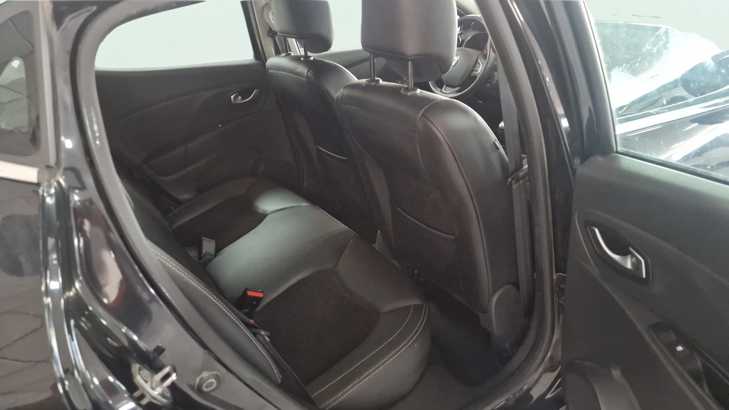 Renault Clio Zen Energy TCe -18 - foto 24