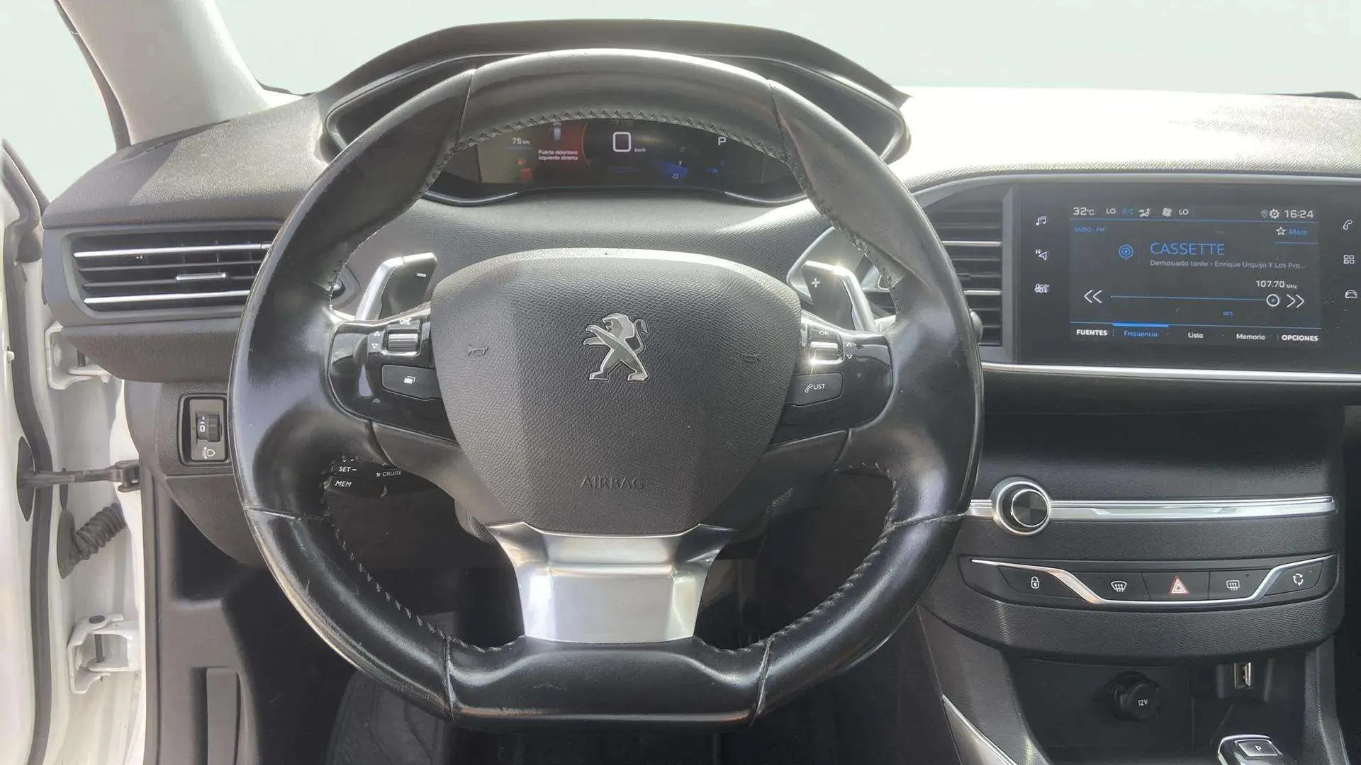 Peugeot 308 Allure BlueHDi 130 EAT8 - foto 12