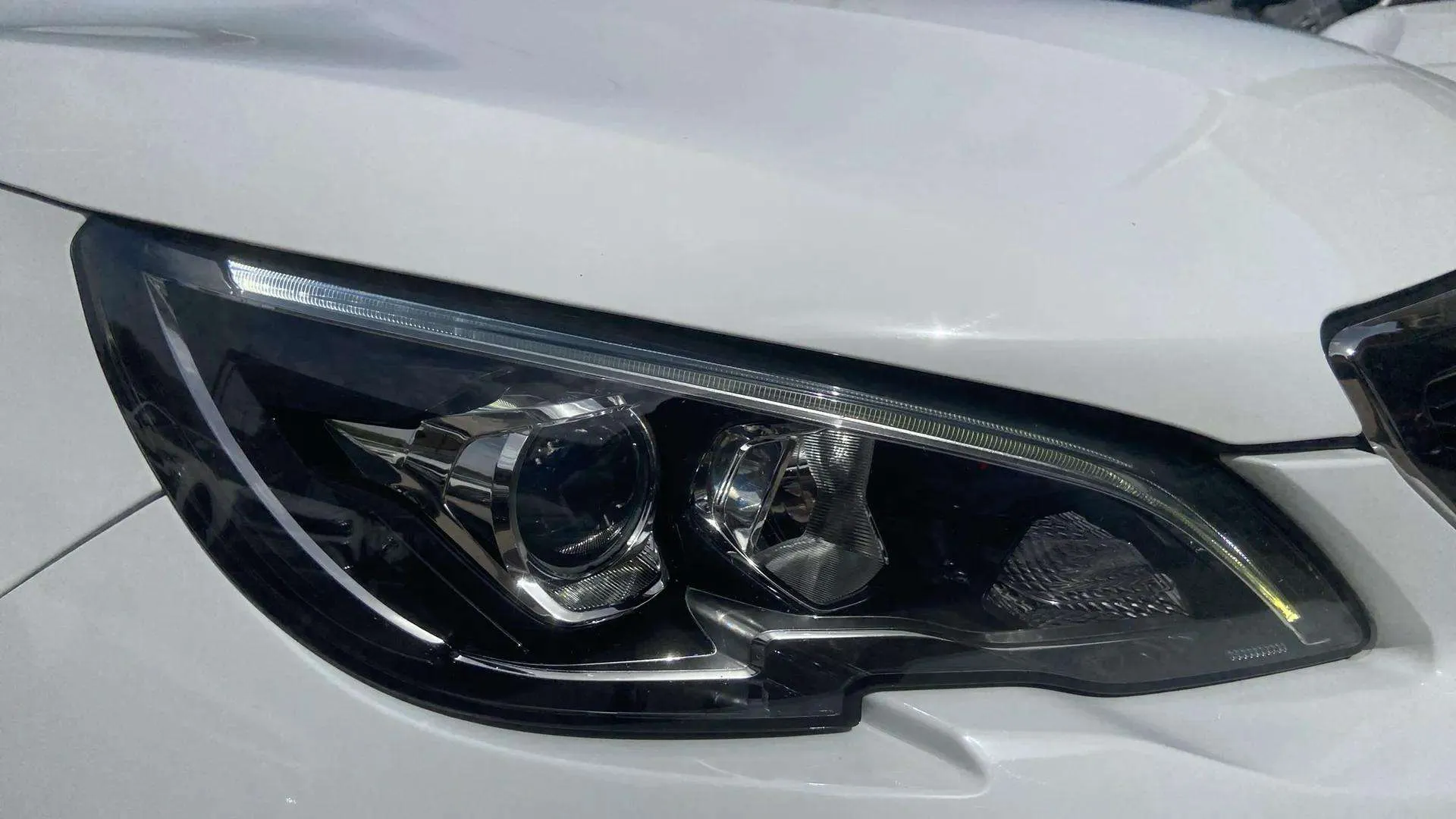 Peugeot 308 Allure BlueHDi 130 EAT8 - foto 8