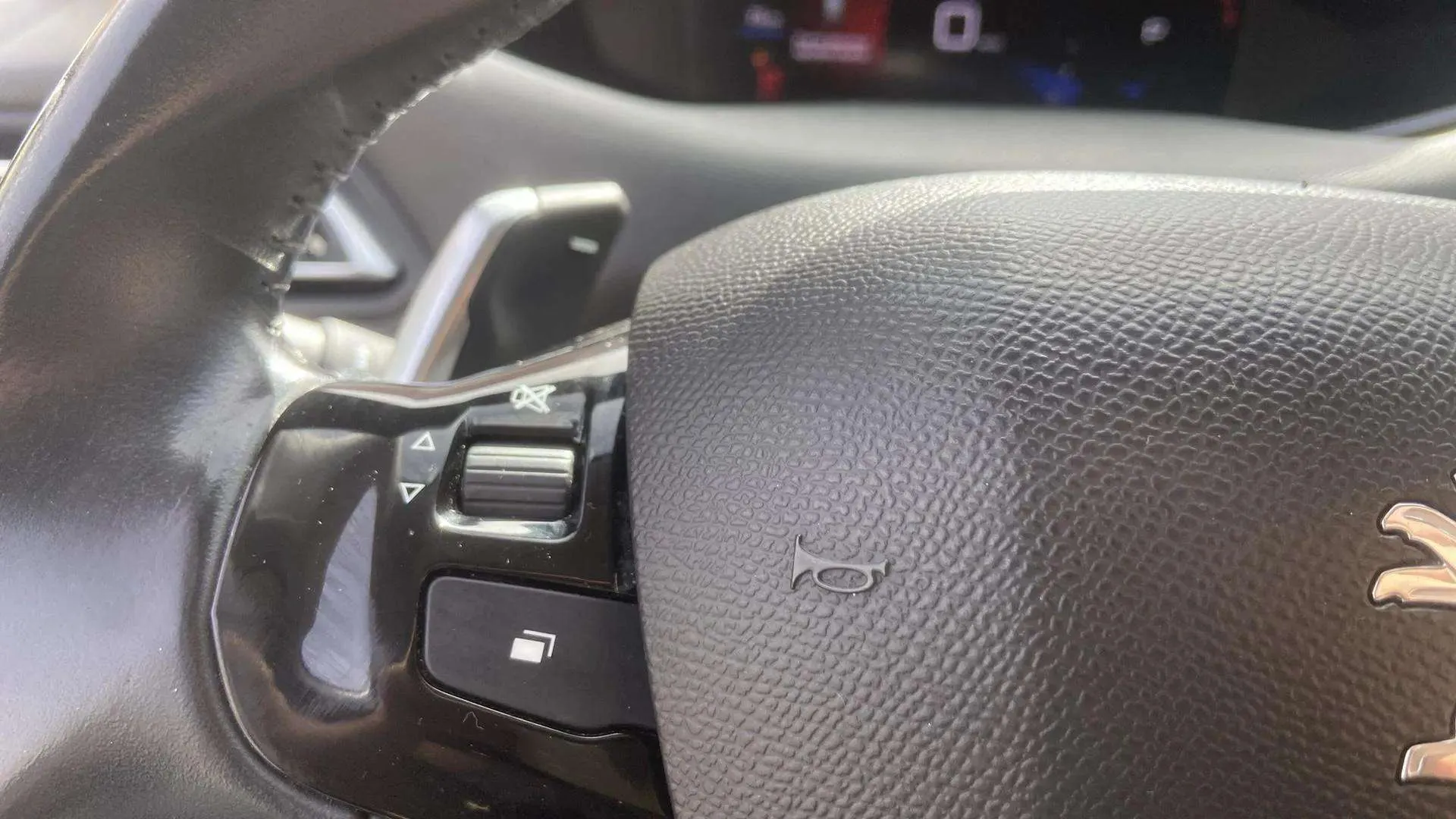 Peugeot 308 Allure BlueHDi 130 EAT8 - foto 13