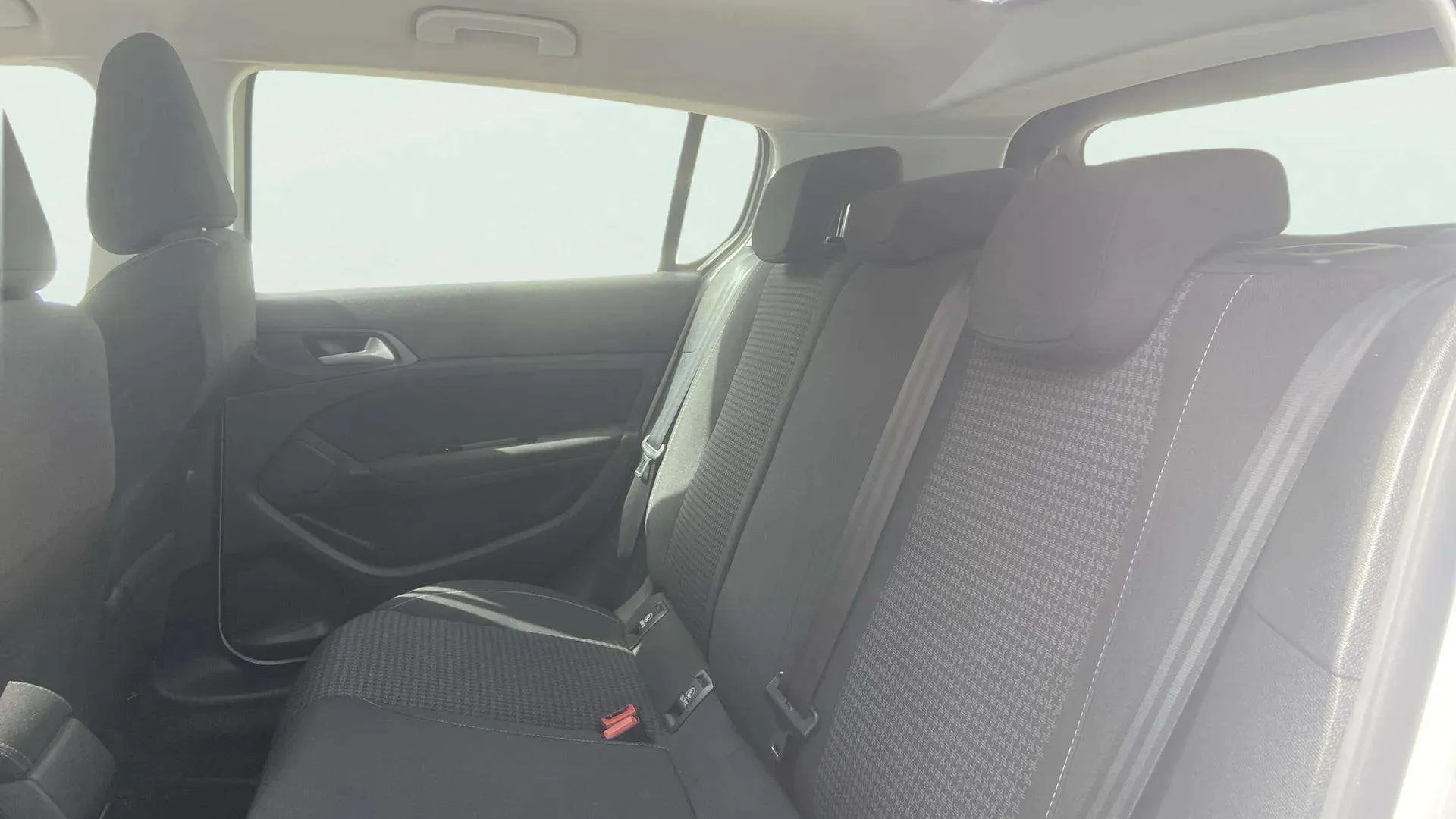 Peugeot 308 Allure BlueHDi 130 EAT8 - foto 22