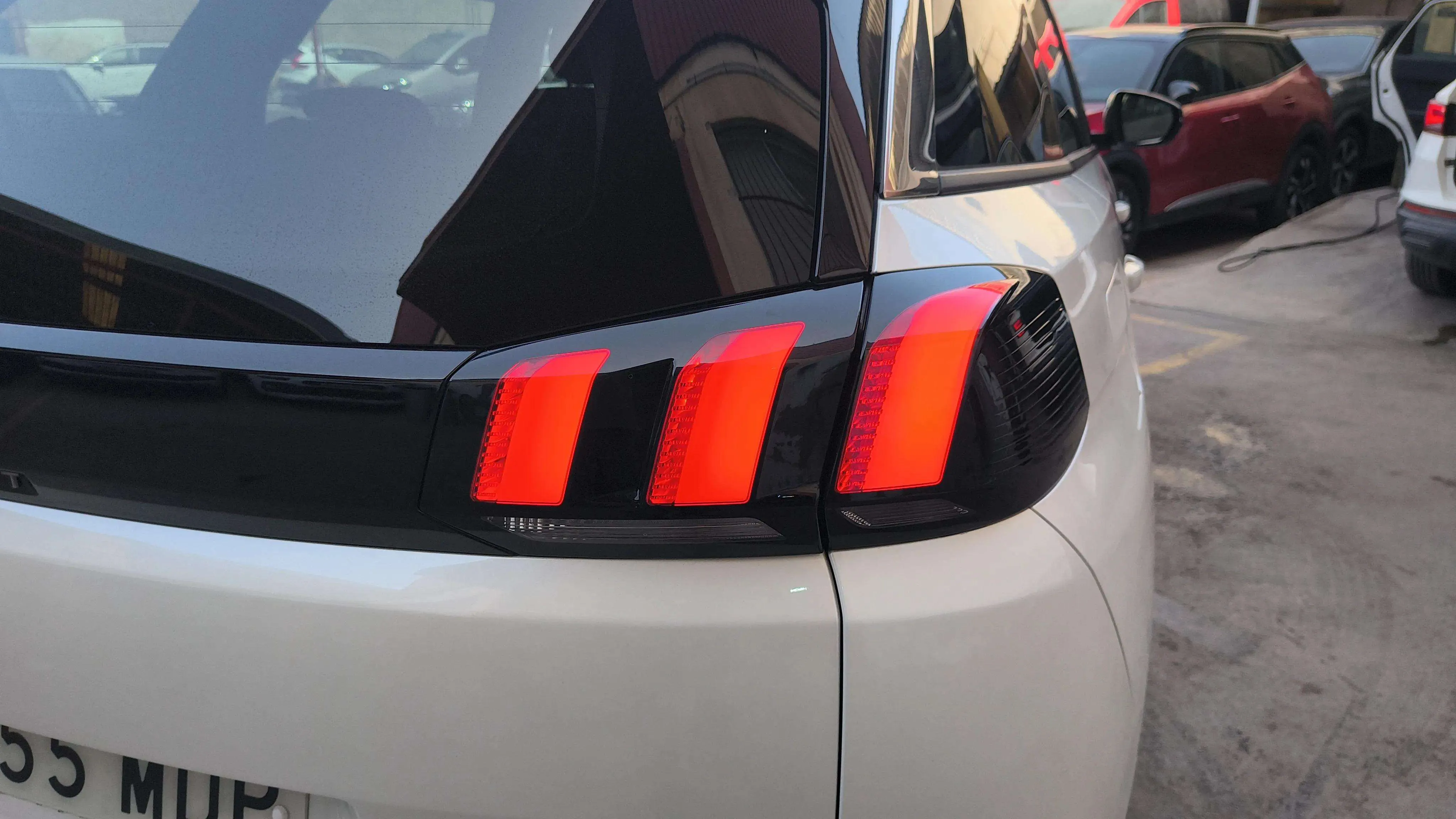 Peugeot 5008 1.5 BlueHDi Allure Pack EAT8 - foto 12