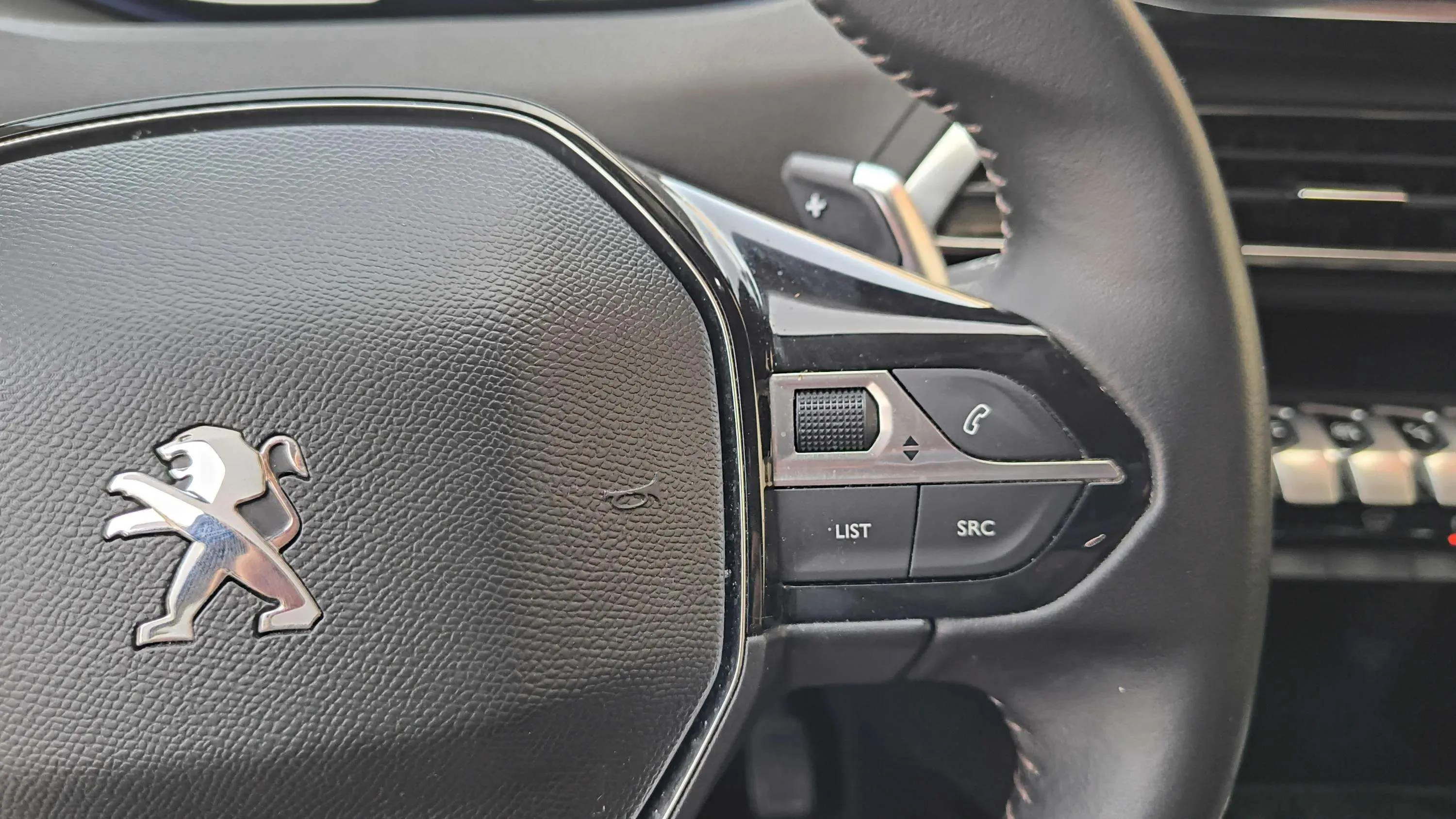 Peugeot 5008 1.5 BlueHDi Allure Pack EAT8 - foto 16