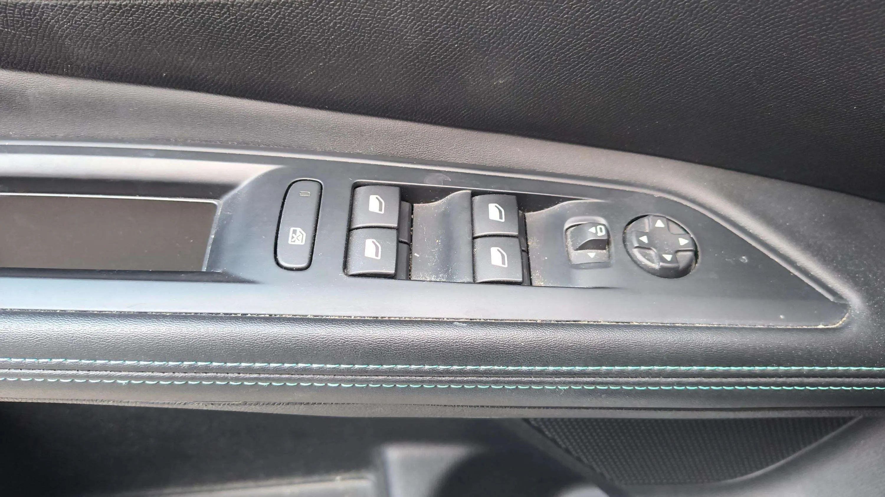 Peugeot 5008 1.5 BlueHDi Allure Pack EAT8 - foto 20