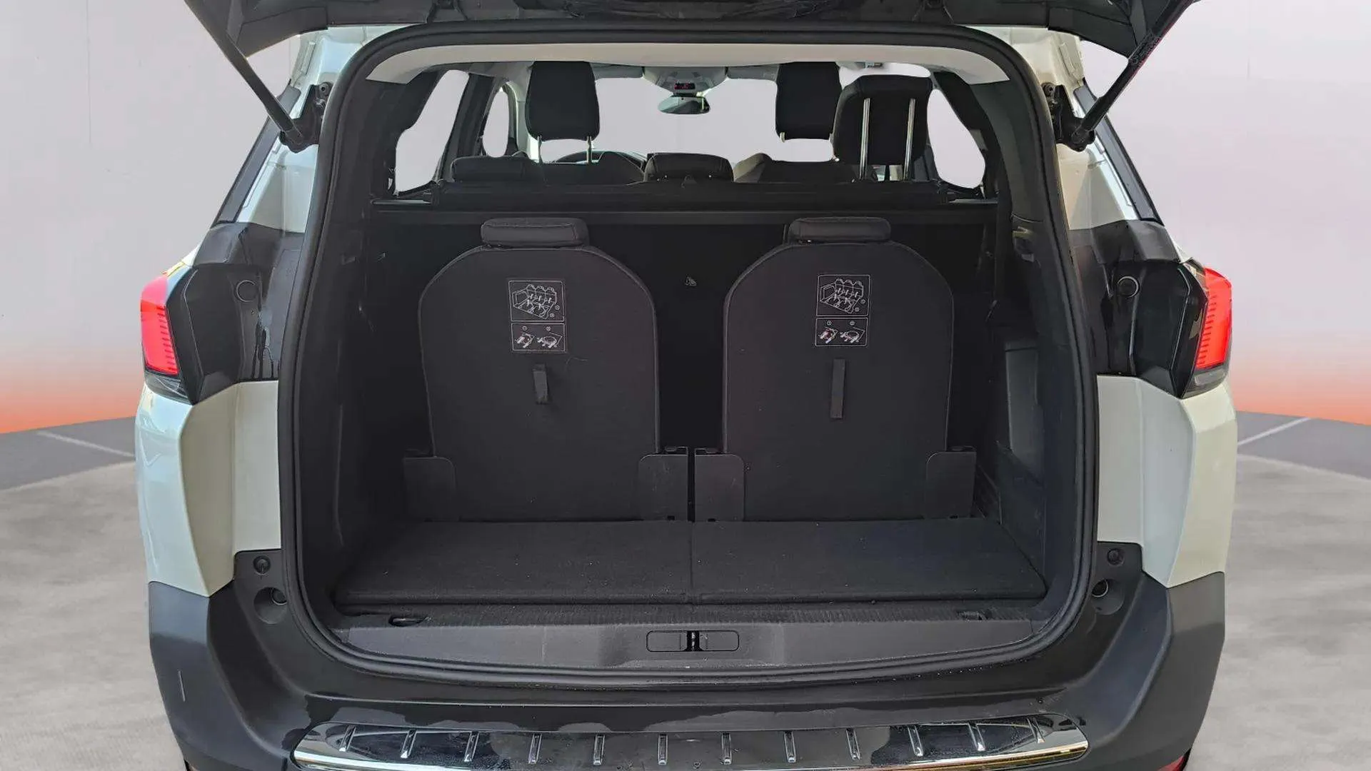 Peugeot 5008 1.5 BlueHDi Allure Pack EAT8 - foto 9