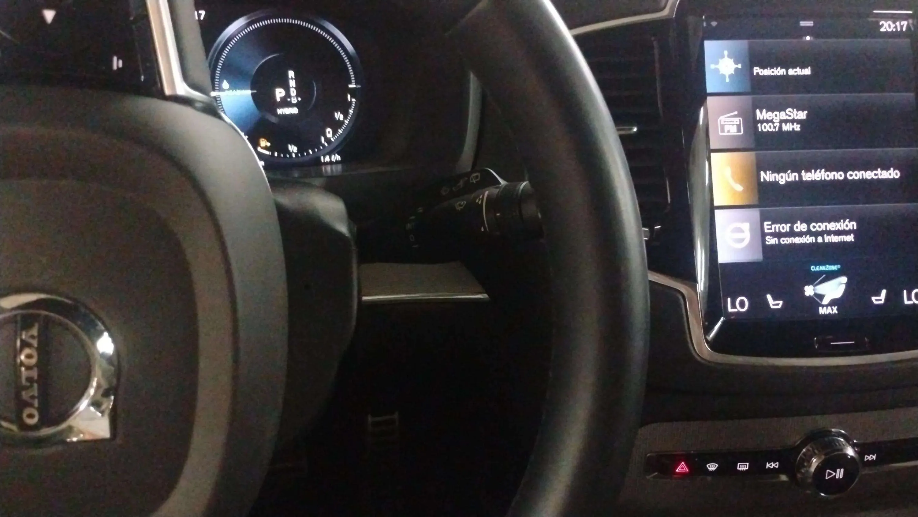 Volvo XC90 2.0 T8 AWD Plus Dark Recharge - foto 23