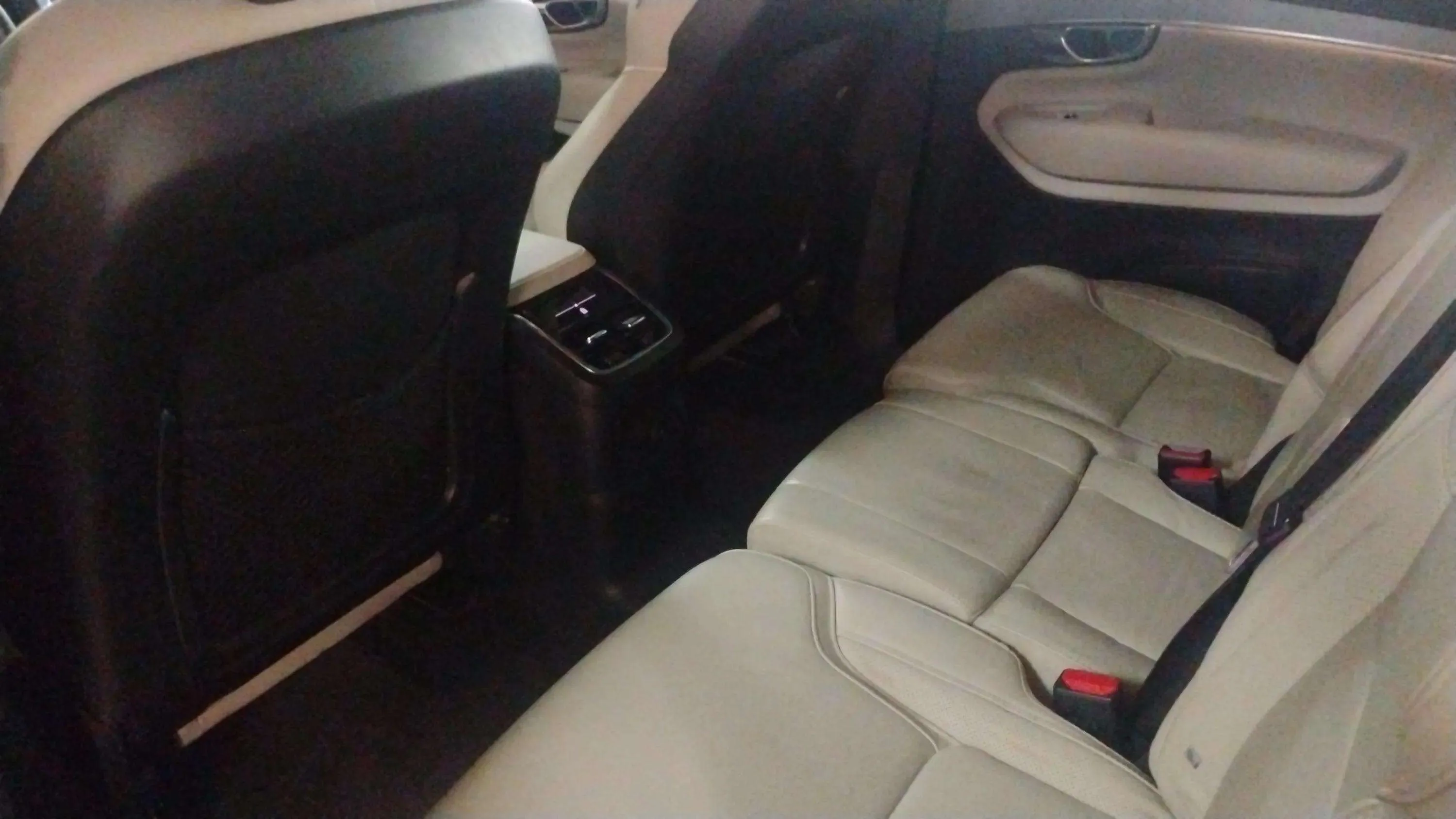 Volvo XC90 2.0 T8 AWD Plus Dark Recharge - foto 12