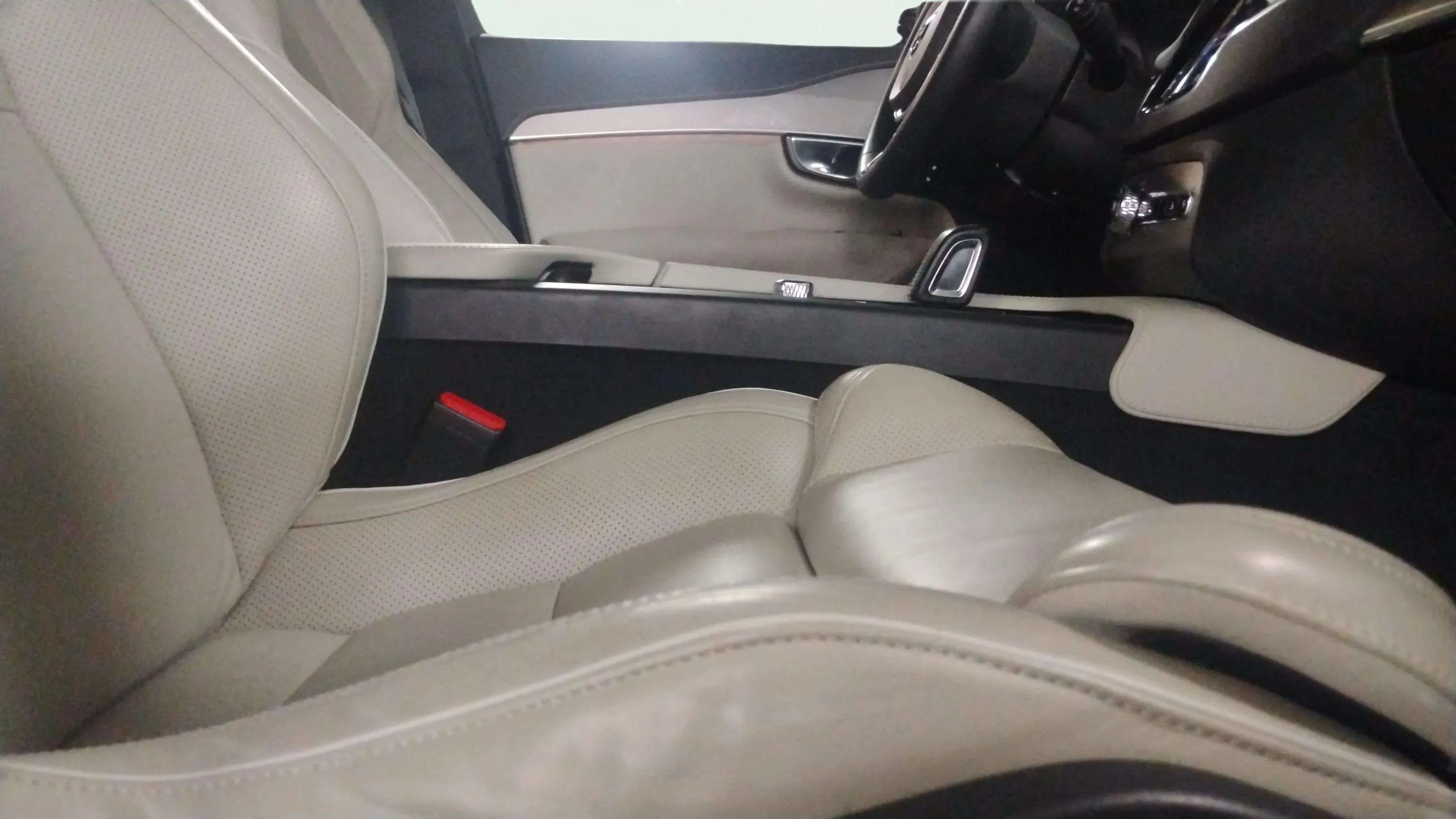 Volvo XC90 2.0 T8 AWD Plus Dark Recharge - foto 10
