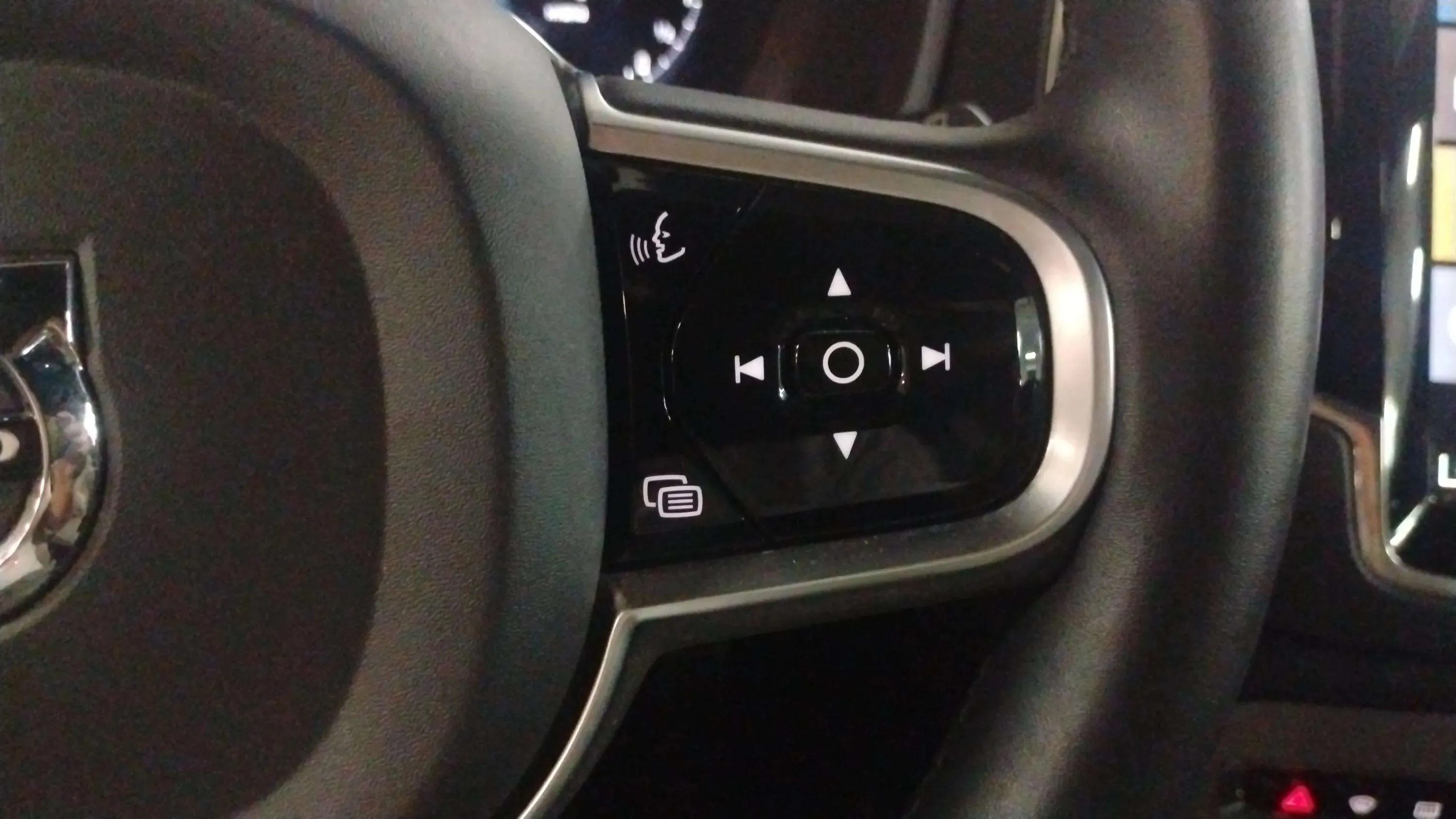 Volvo XC90 2.0 T8 AWD Plus Dark Recharge - foto 21