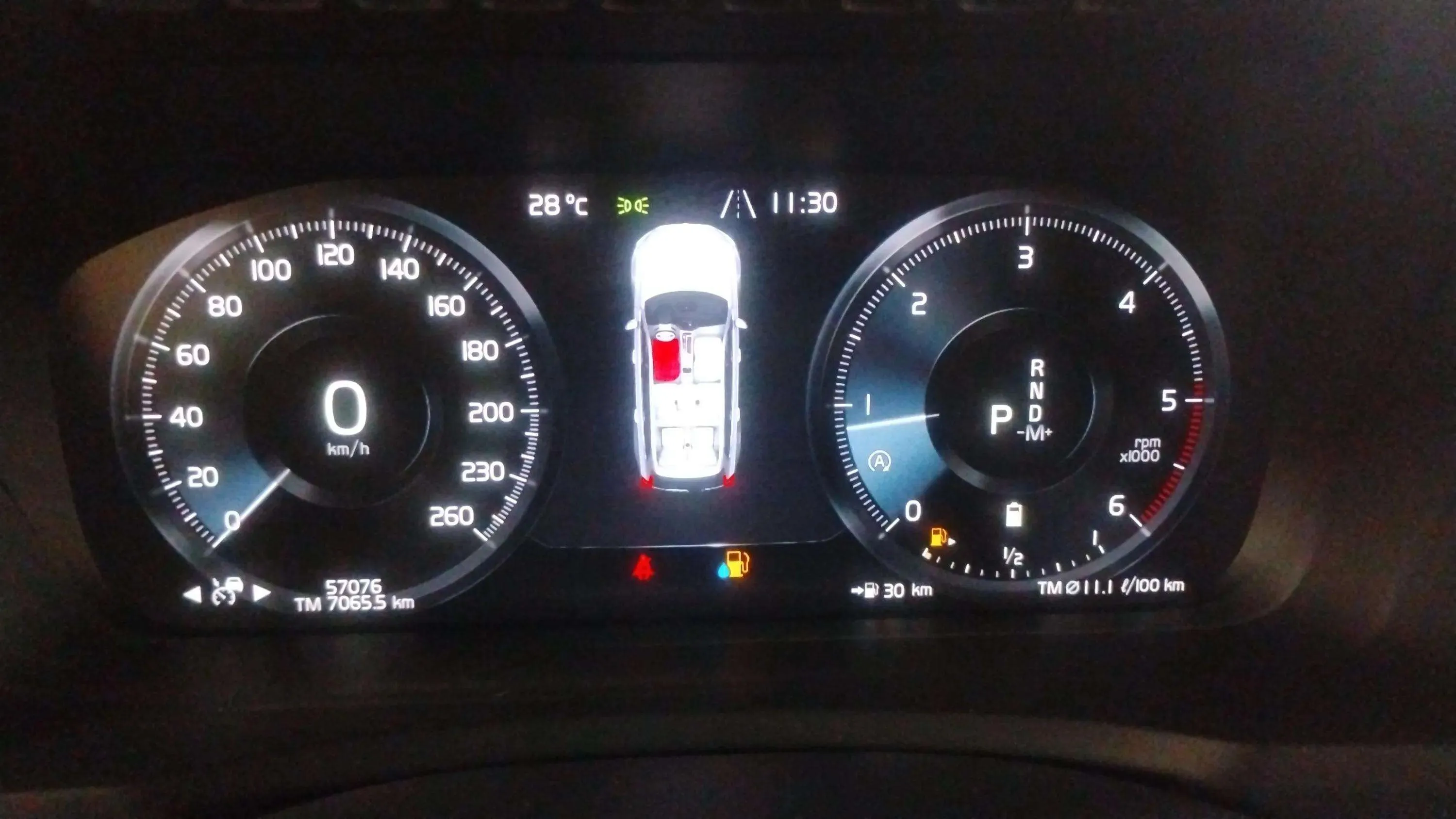 Volvo XC90 2.0 B5 D AWD R-Design - foto 17