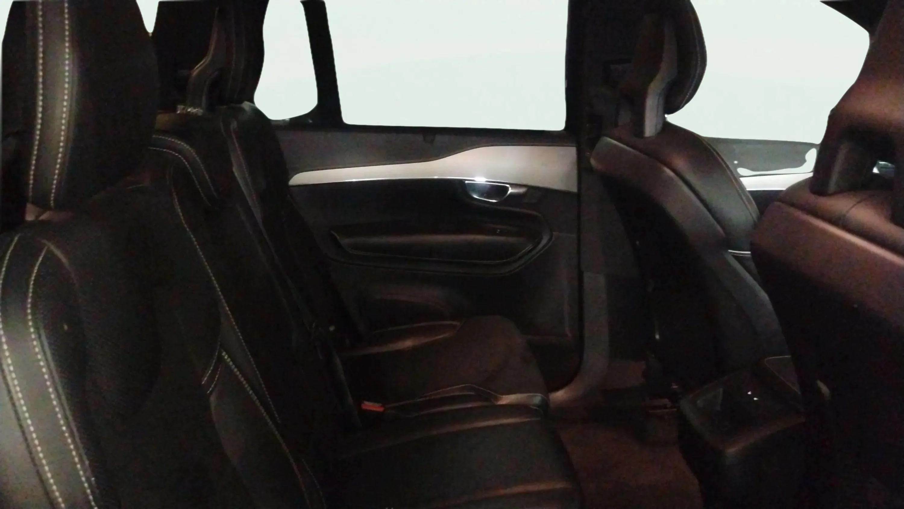 Volvo XC90 2.0 B5 D AWD R-Design - foto 11