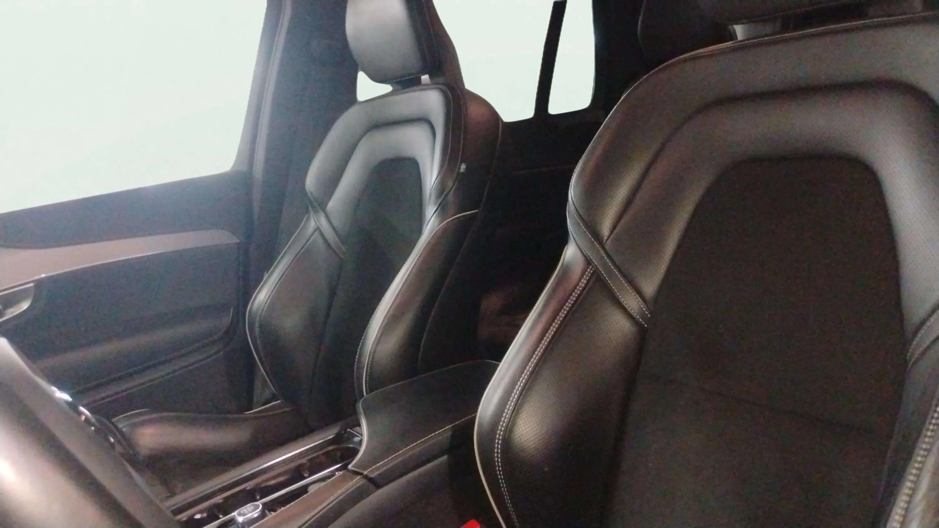 Volvo XC90 2.0 B5 D AWD R-Design - foto 6