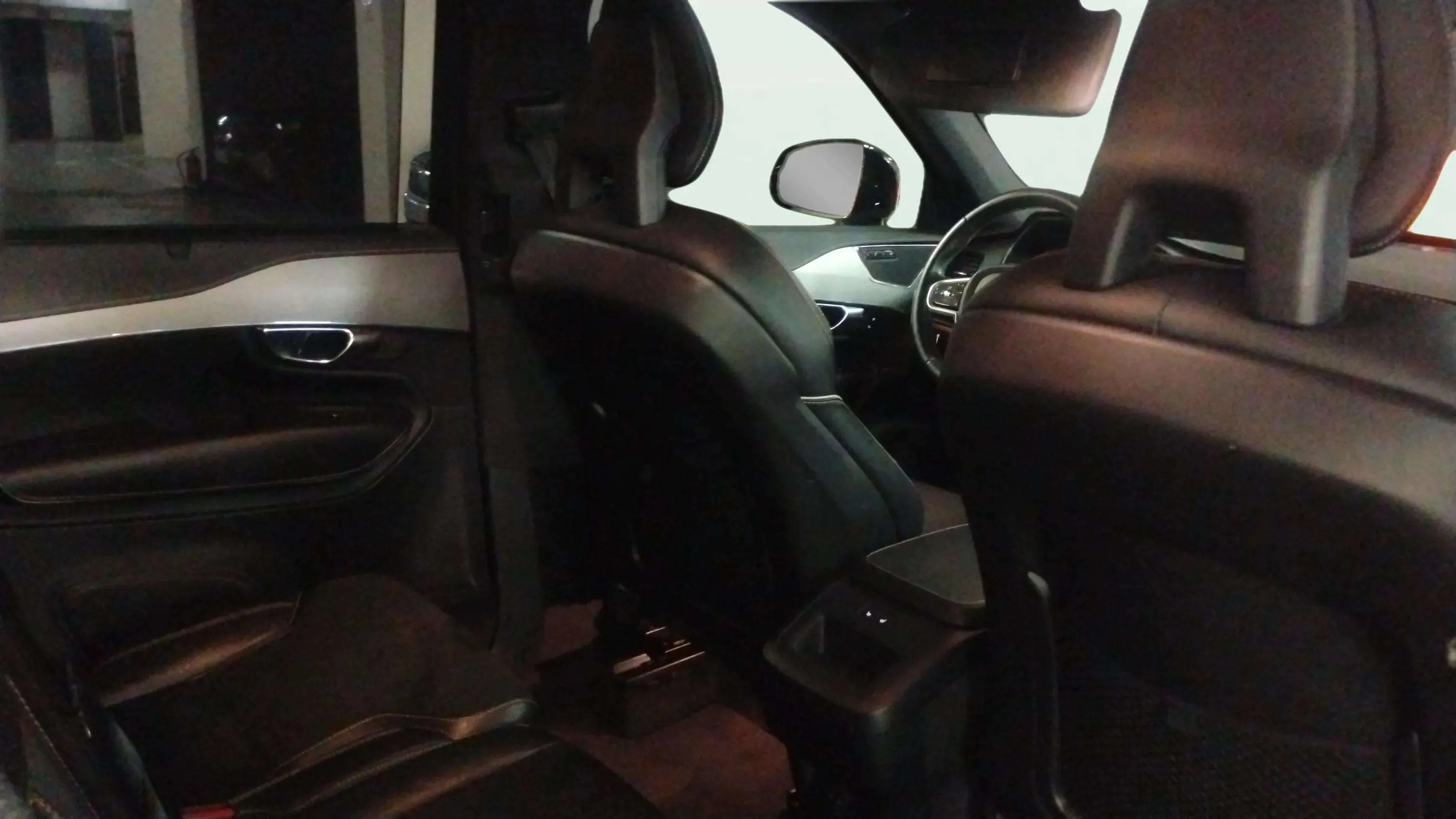 Volvo XC90 2.0 B5 D AWD R-Design - foto 10