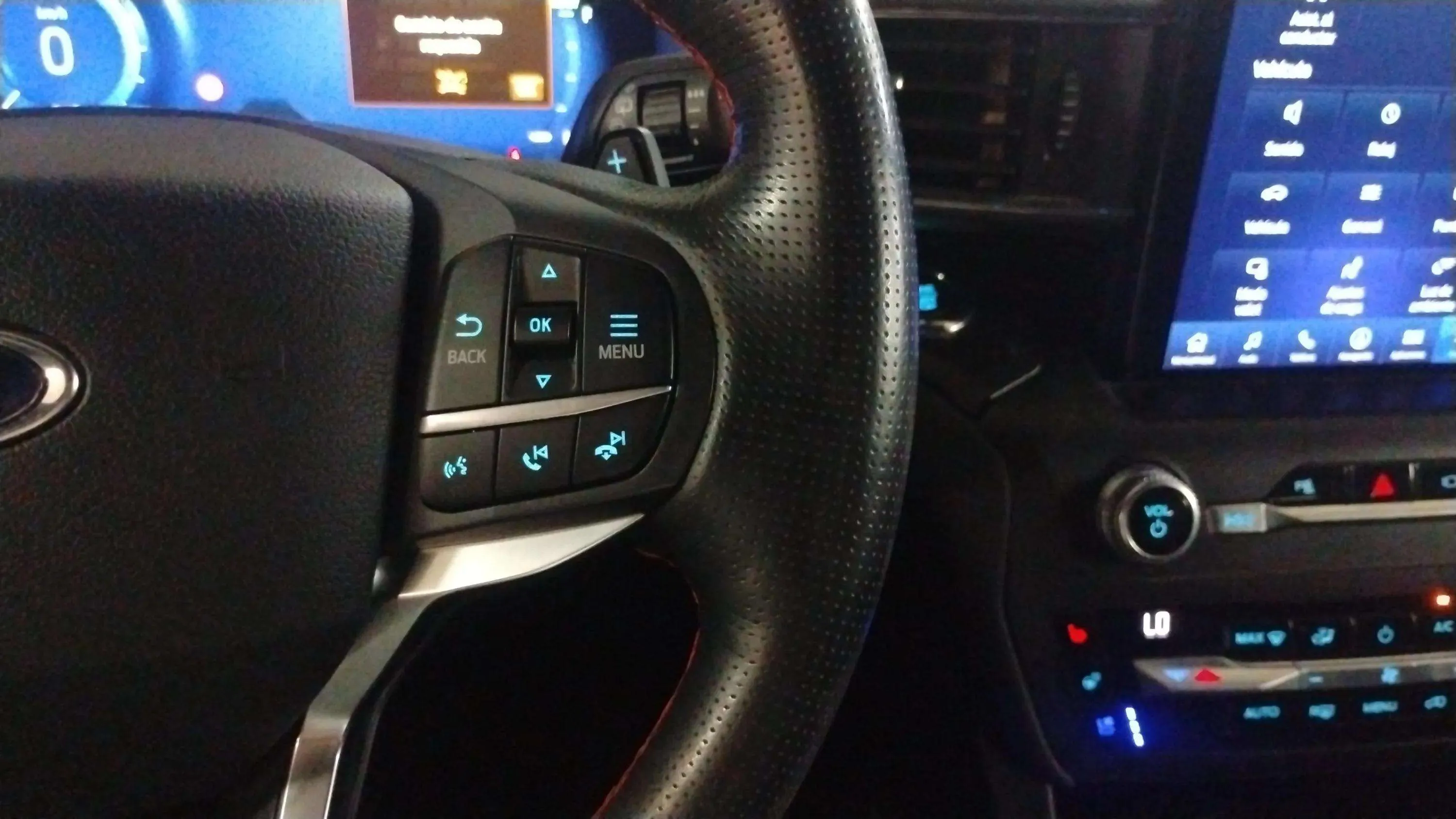 Ford Explorer 3.0 PHEV AWD ST-Line - foto 18