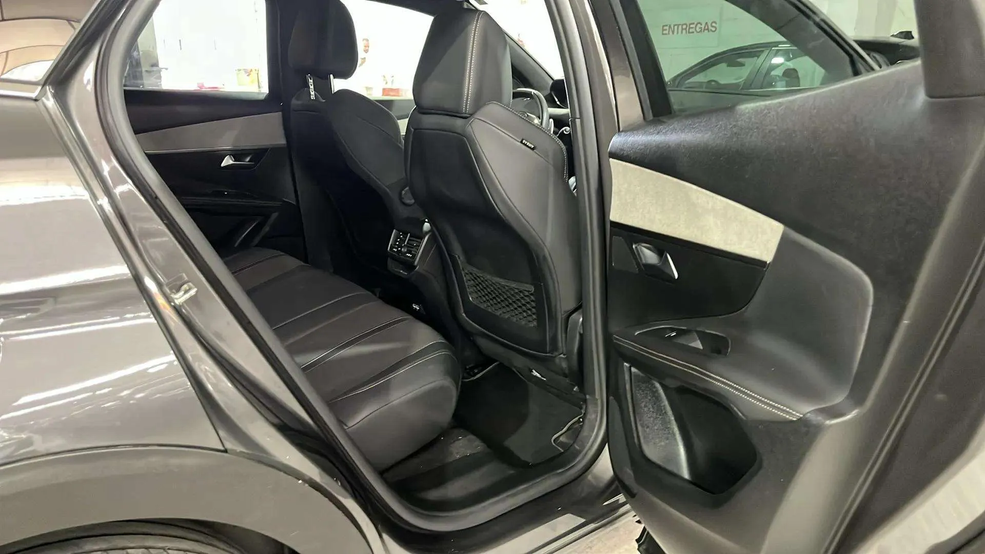 Peugeot 3008 1.5 BlueHDi GT EAT8 - foto 26