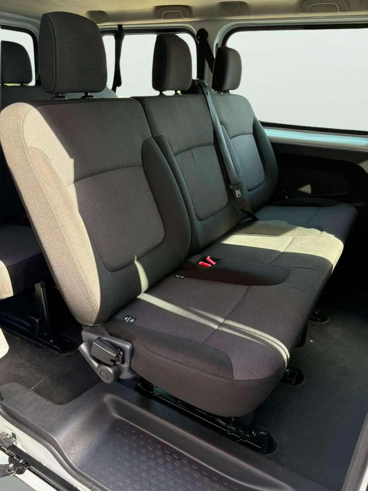 Renault Trafic Combi 9 Energy Blue dCi - foto 11