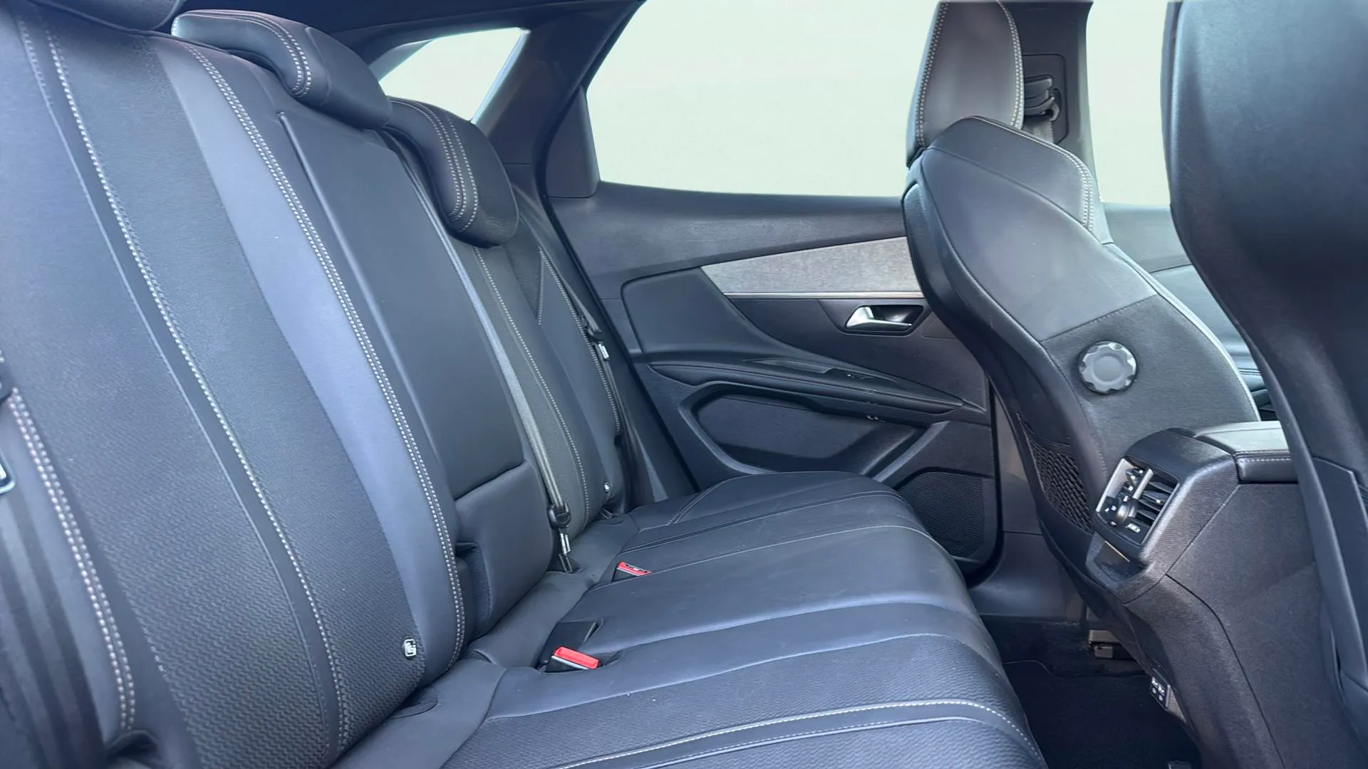 Peugeot 3008 1.5 BlueHDi GT EAT8 - foto 17