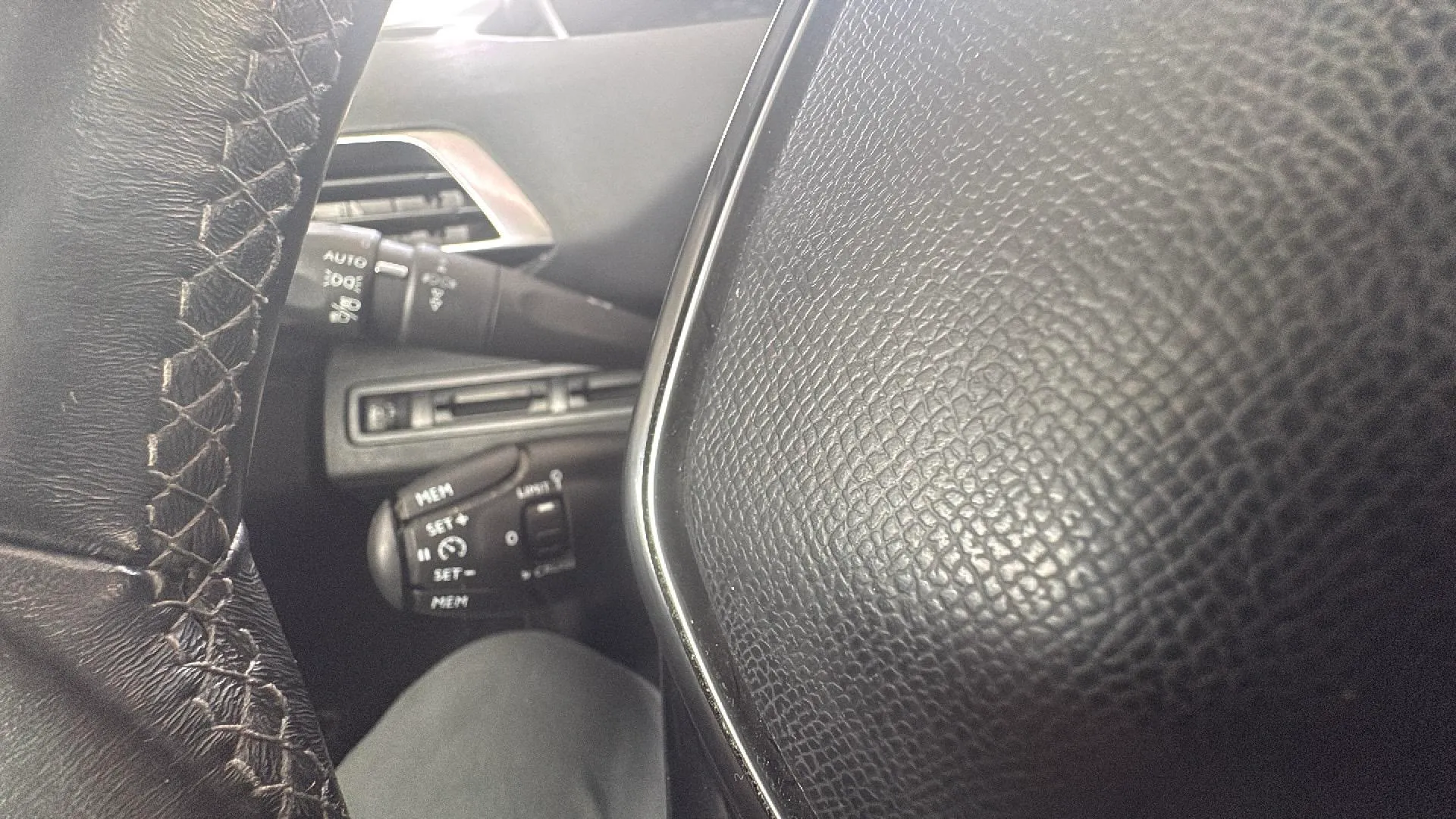 Peugeot 3008 1.5L BlueHDi Allure - foto 15
