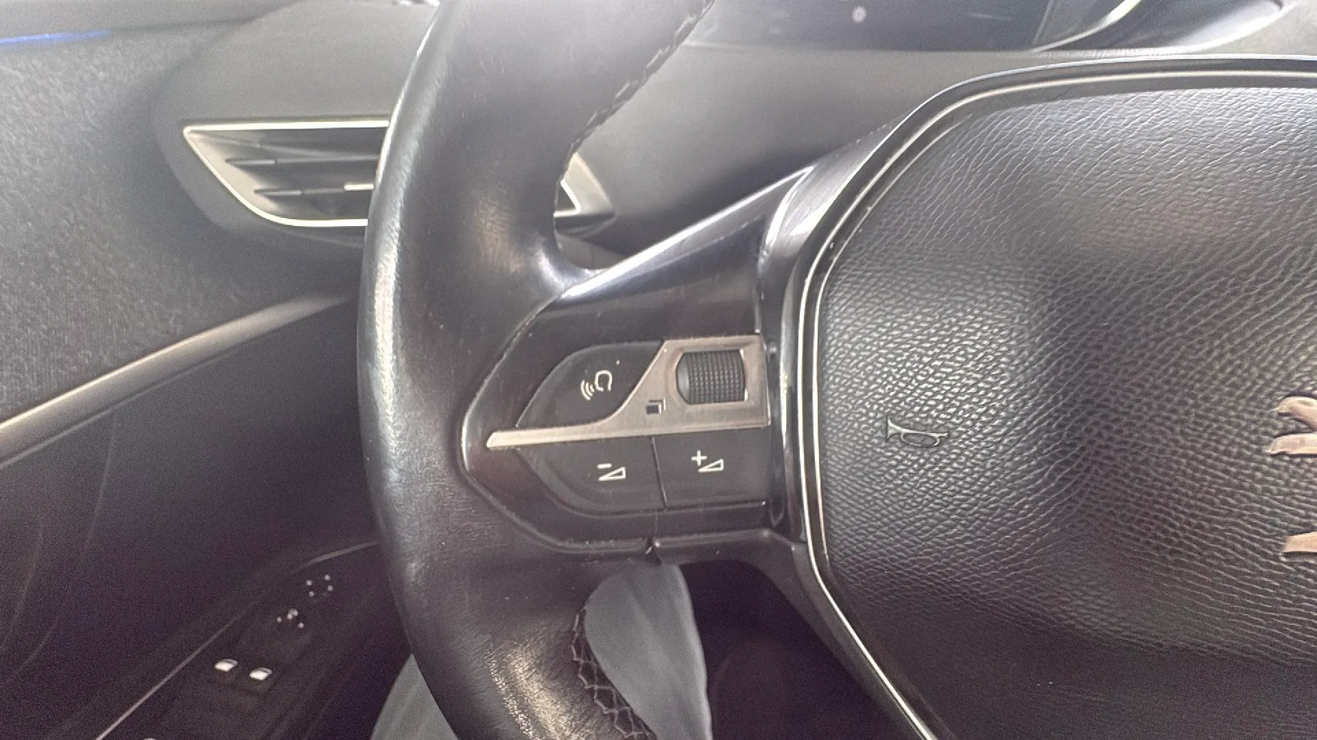 Peugeot 3008 1.5L BlueHDi Allure - foto 13